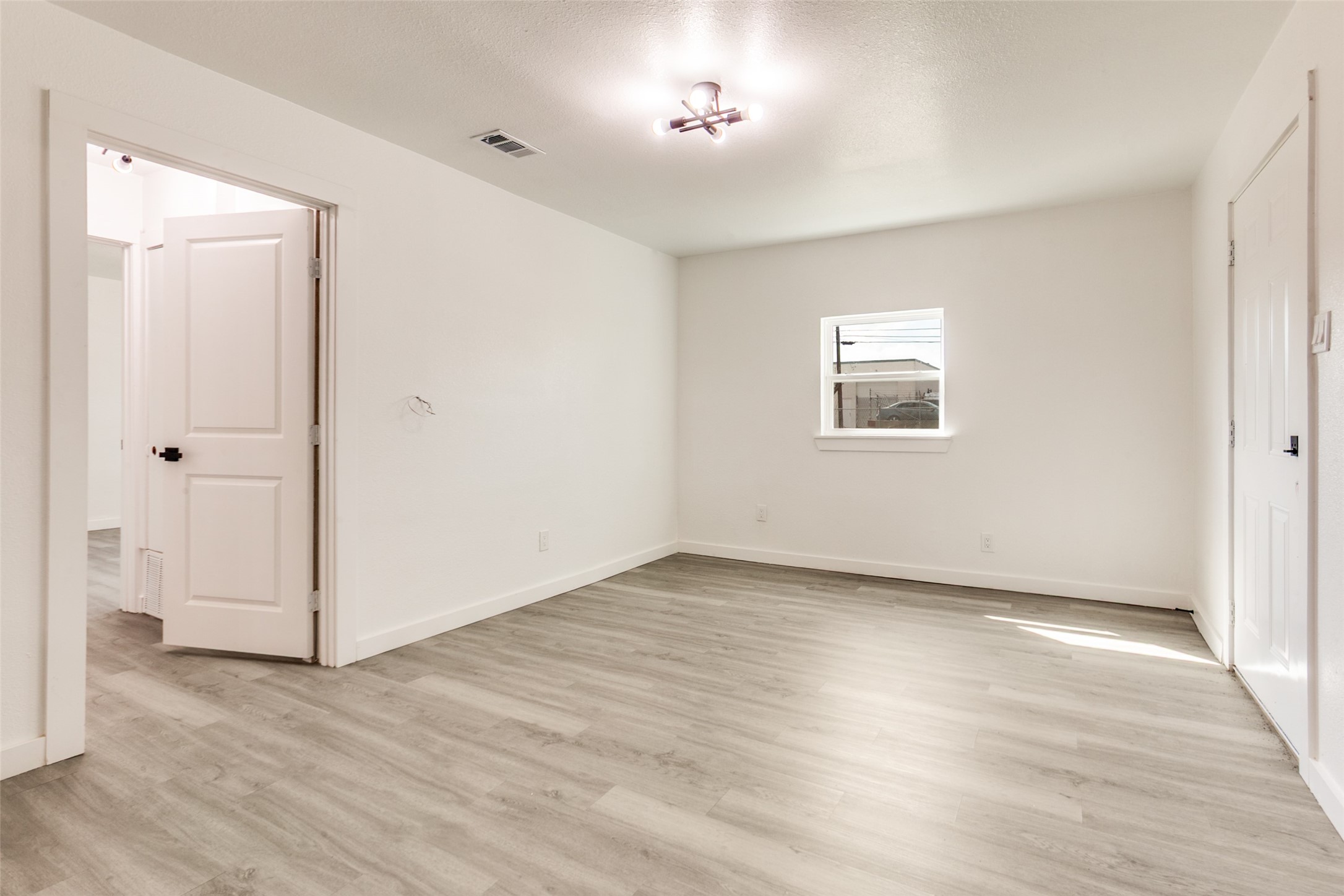 629 N 4th Street Garland TX 75040