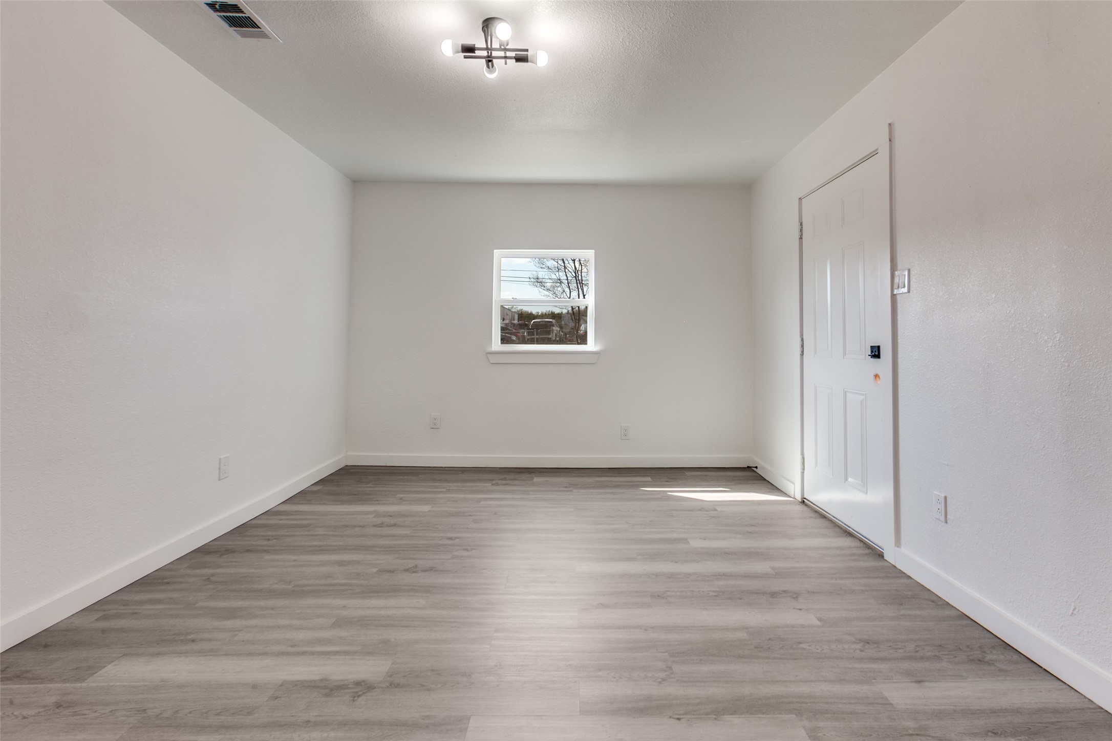 629 N 4th Street Garland TX 75040