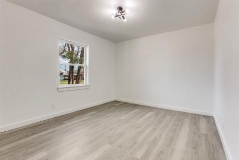 629 N 4th Street Garland TX 75040