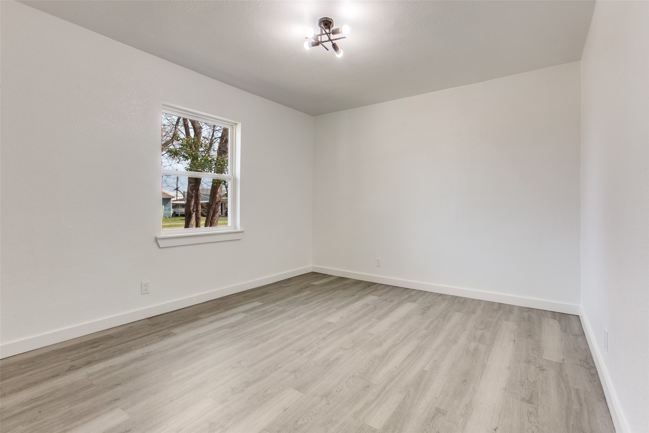 629 N 4th Street Garland TX 75040