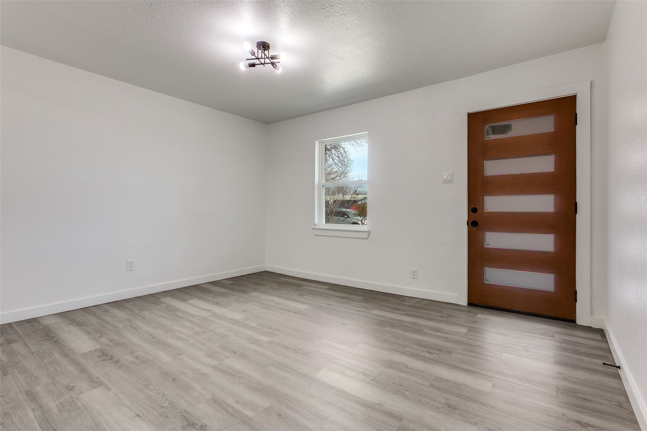 629 N 4th Street Garland TX 75040