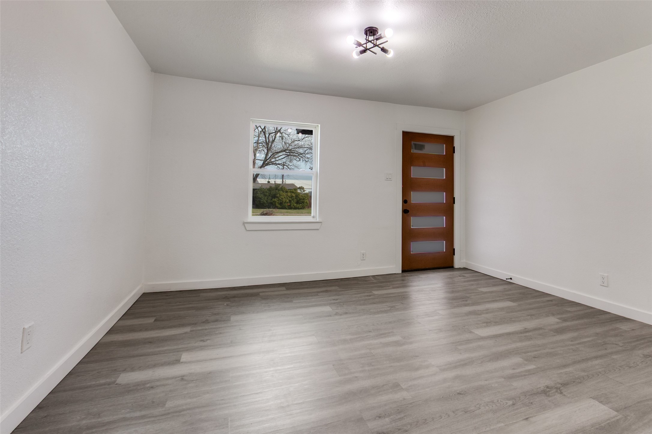 629 N 4th Street Garland TX 75040