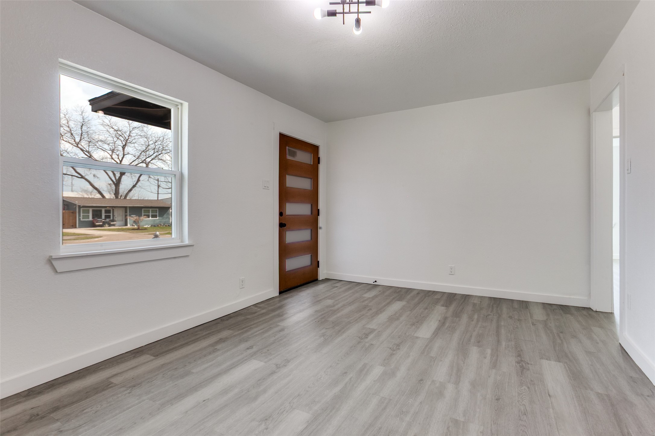 629 N 4th Street Garland TX 75040