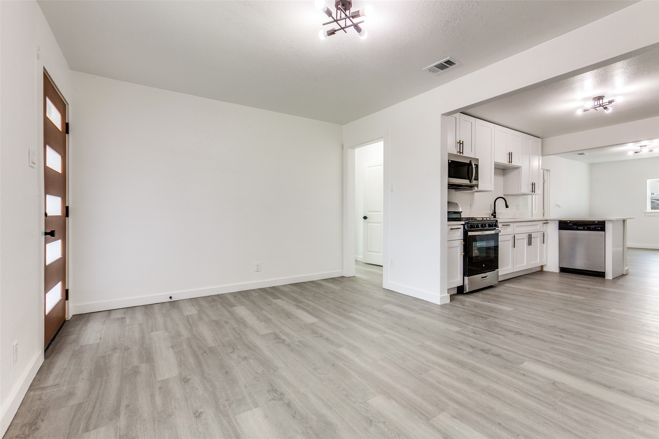 629 N 4th Street Garland TX 75040