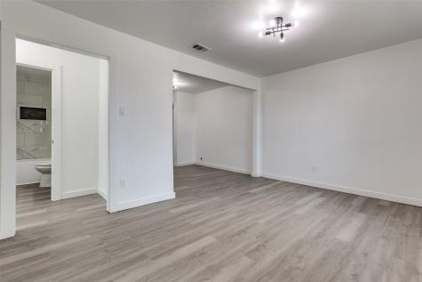 629 N 4th Street Garland TX 75040
