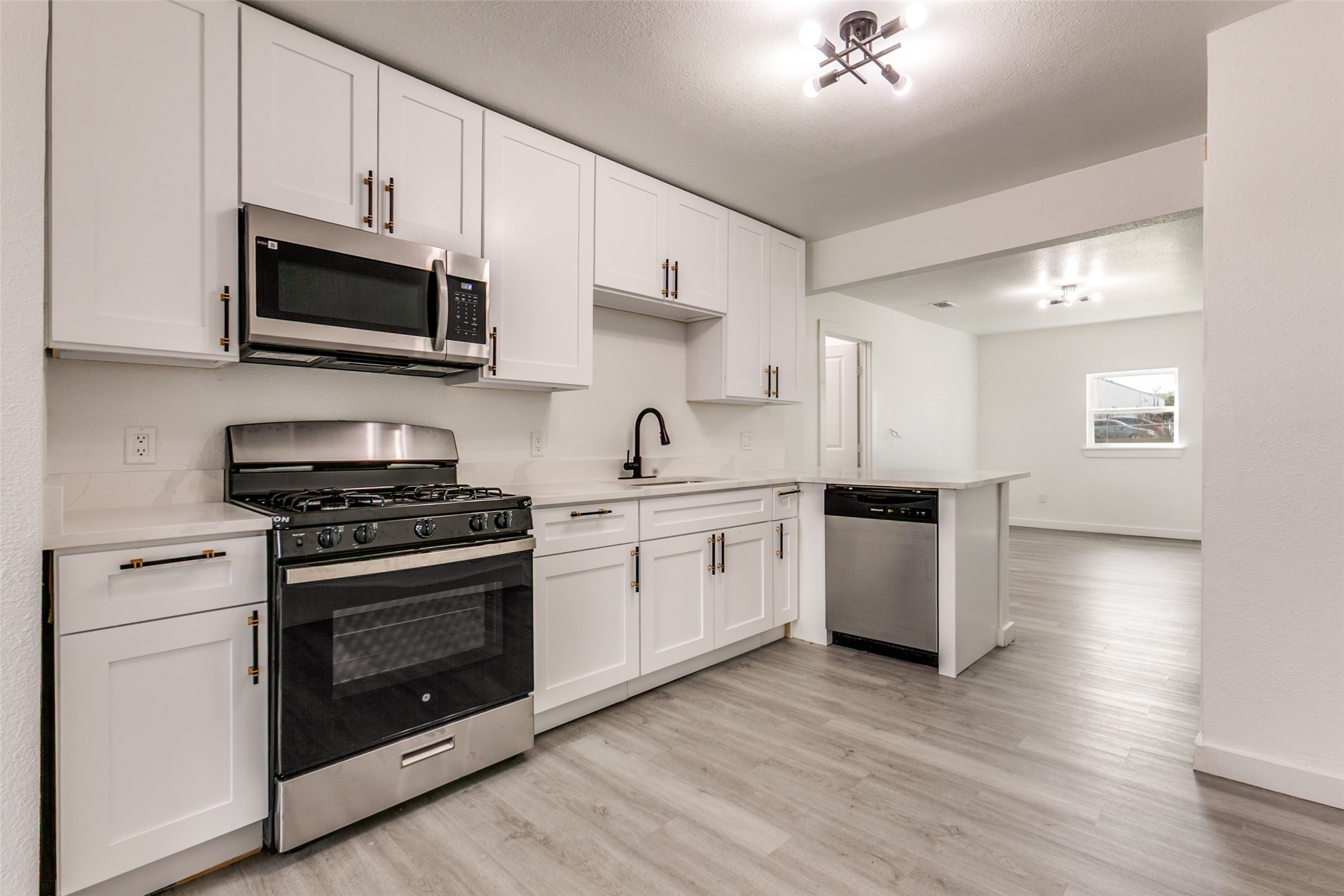 629 N 4th Street Garland TX 75040