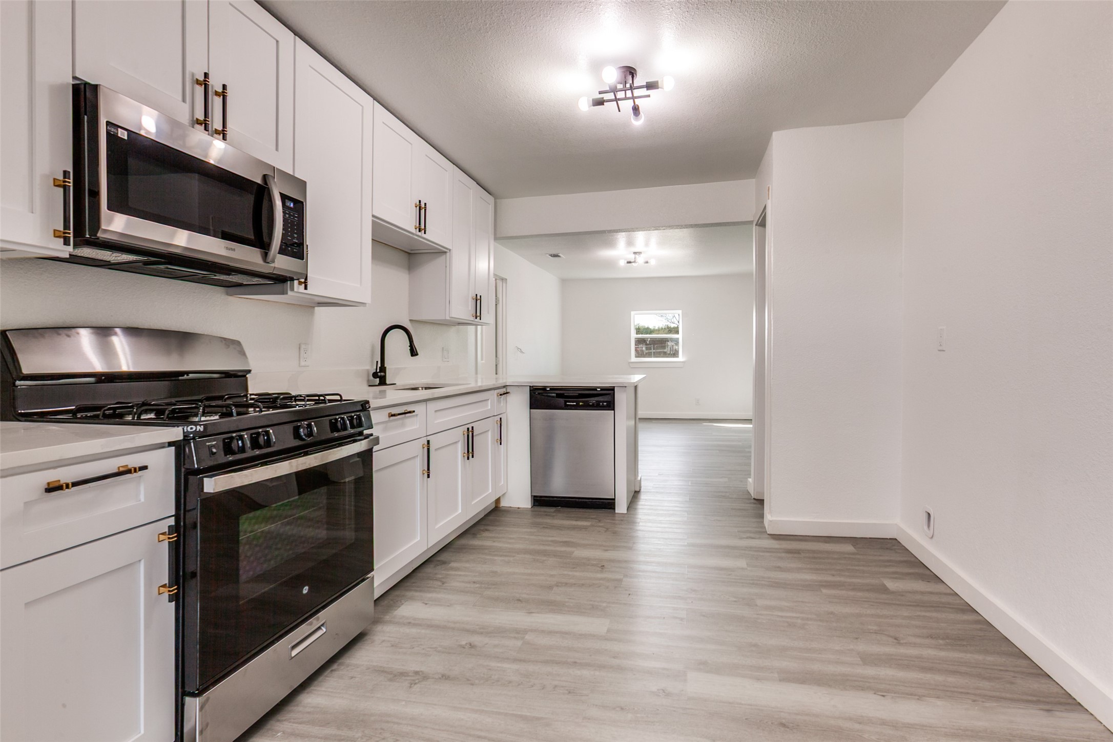 629 N 4th Street Garland TX 75040