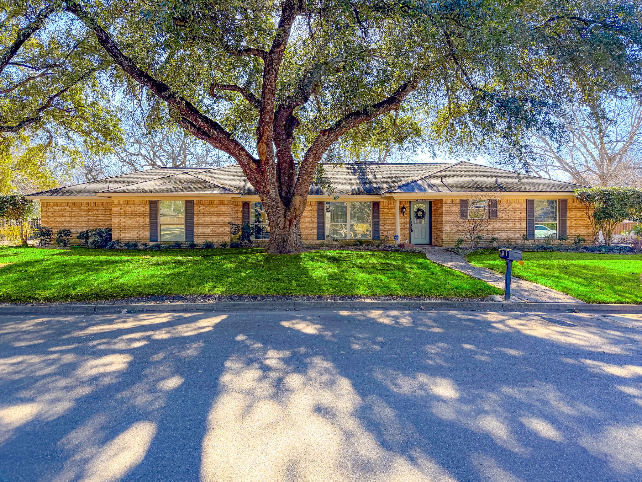 2013 Glenwood Circle Corsicana TX 75110