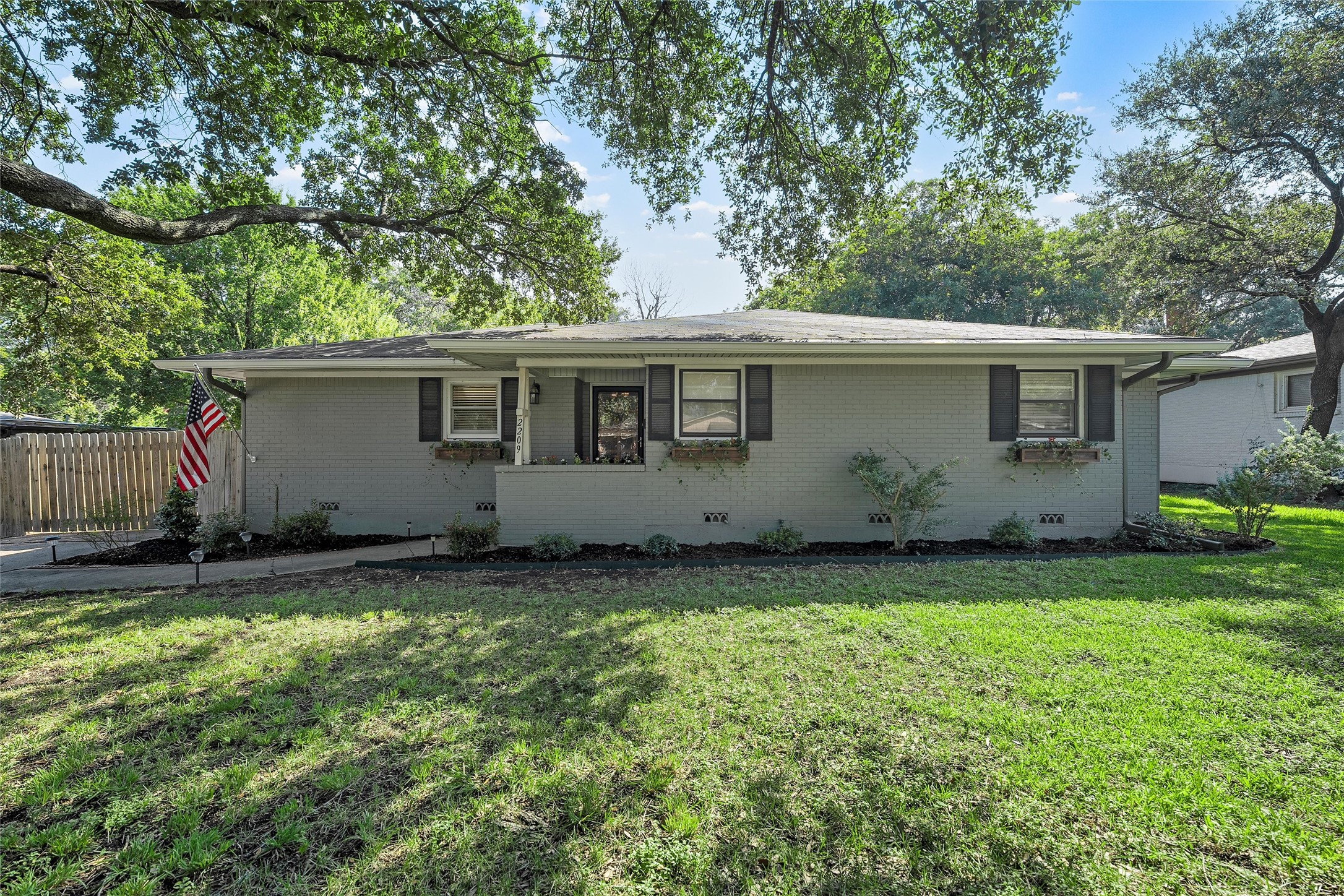 2209 N 50th Street Waco TX 76710