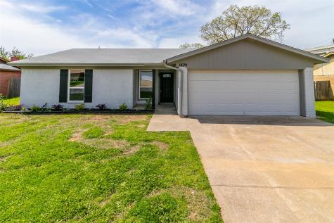1404 Warren Lane Fort Worth TX 76112