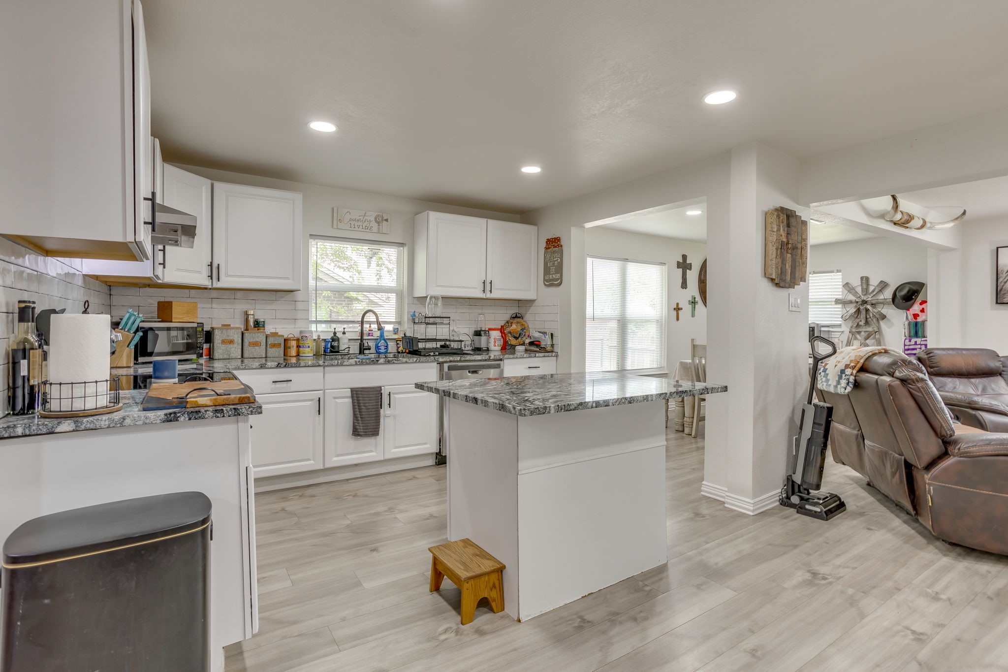 109 W Purdom Avenue Alvarado TX 76009