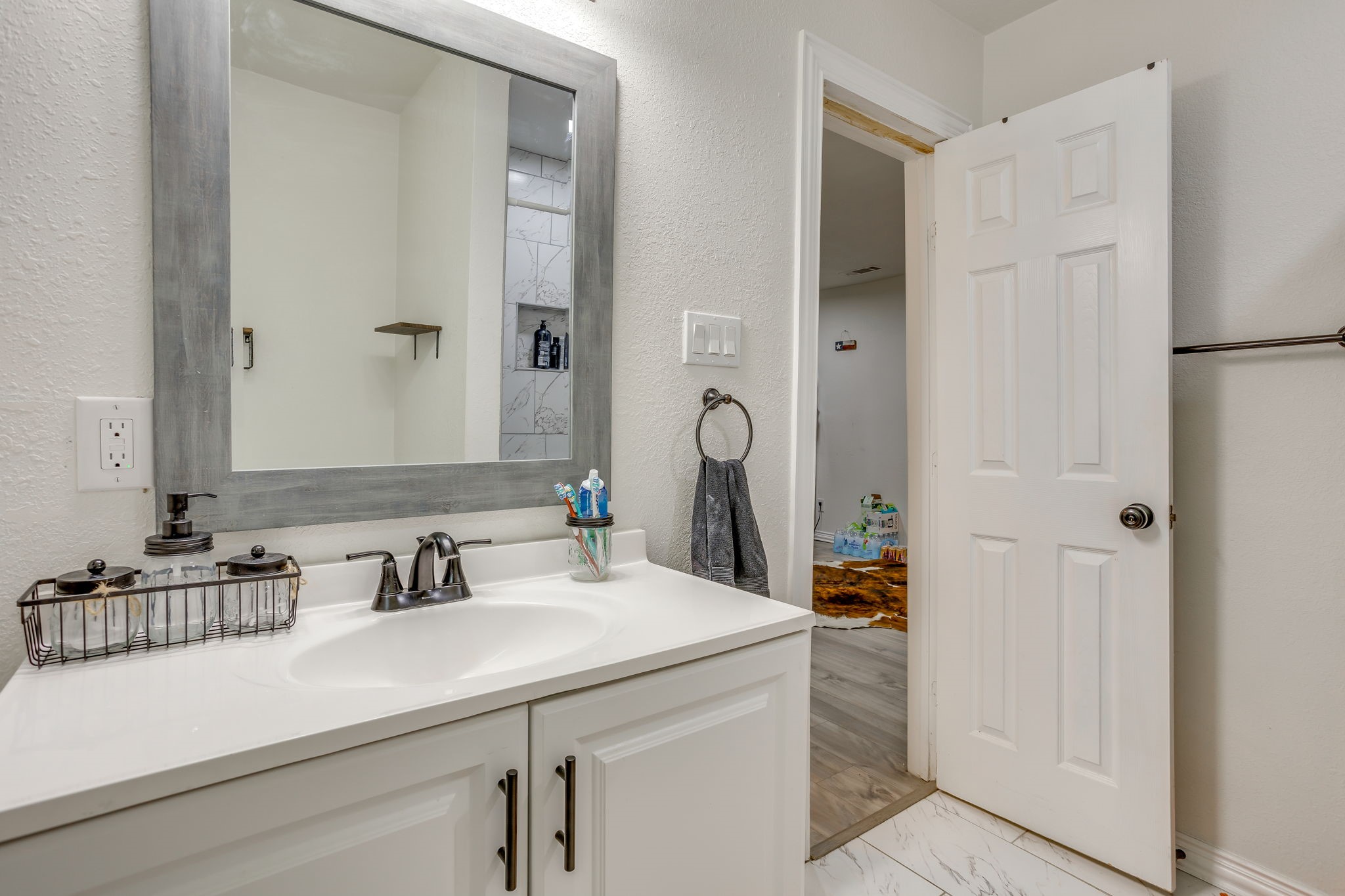 109 W Purdom Avenue Alvarado TX 76009