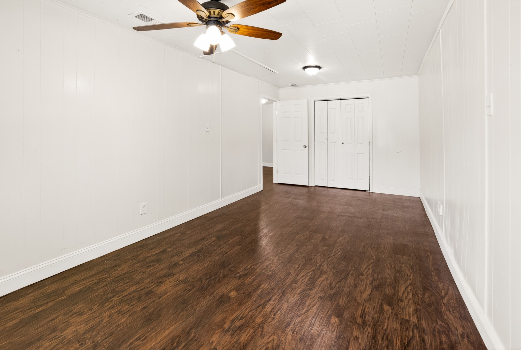 15131 Oakwood Lane Balch Springs TX 75180