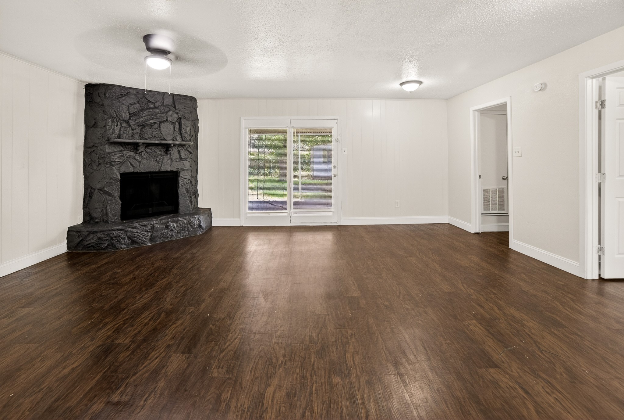 15131 Oakwood Lane Balch Springs TX 75180