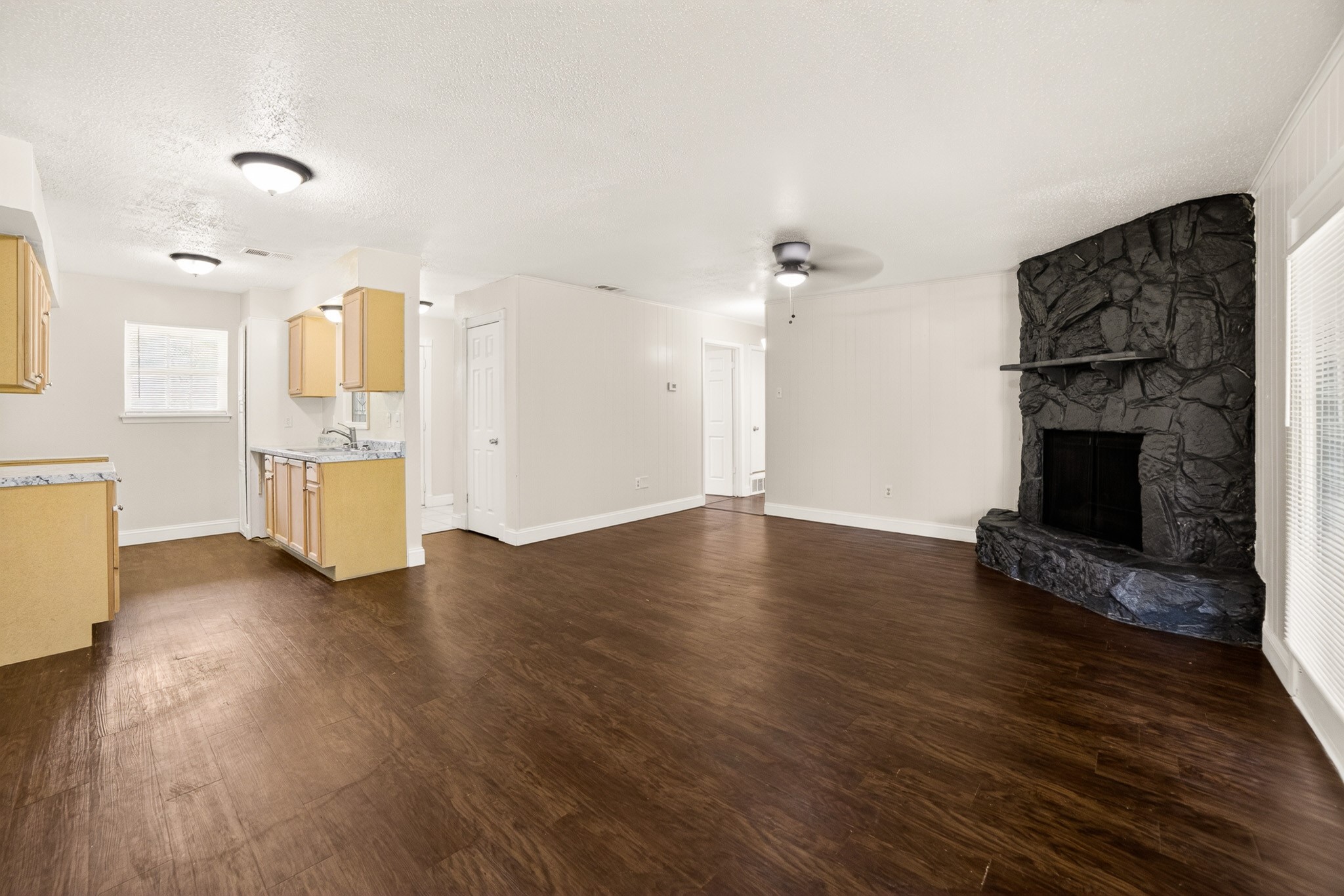 15131 Oakwood Lane Balch Springs TX 75180
