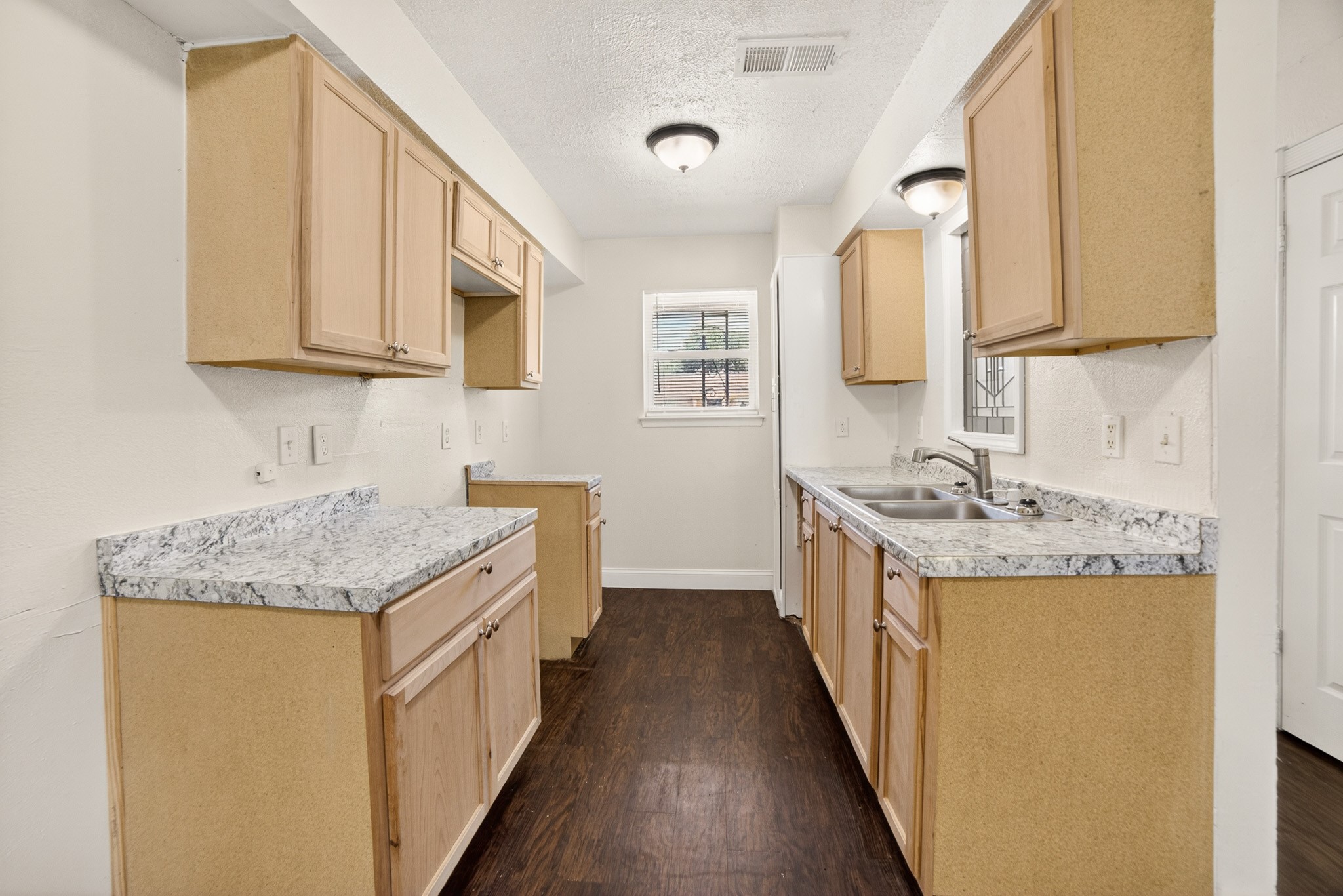 15131 Oakwood Lane Balch Springs TX 75180