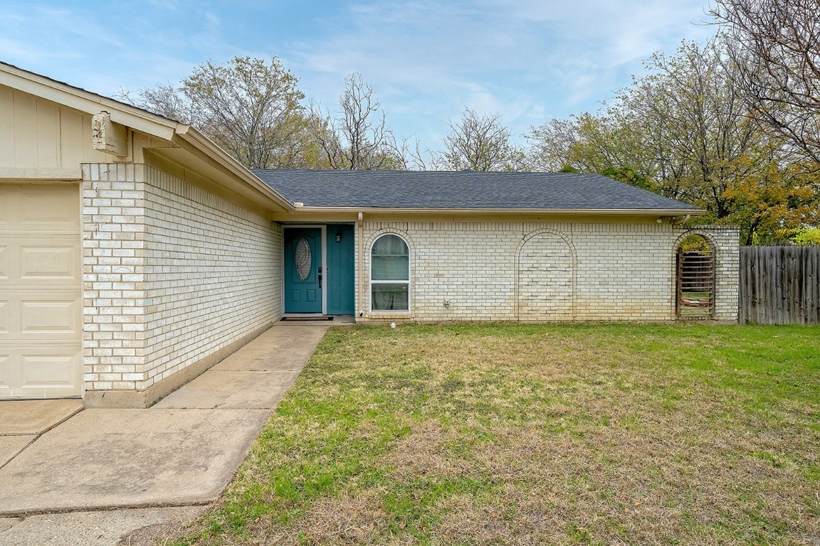 436 Meadow Street Saginaw TX 76179