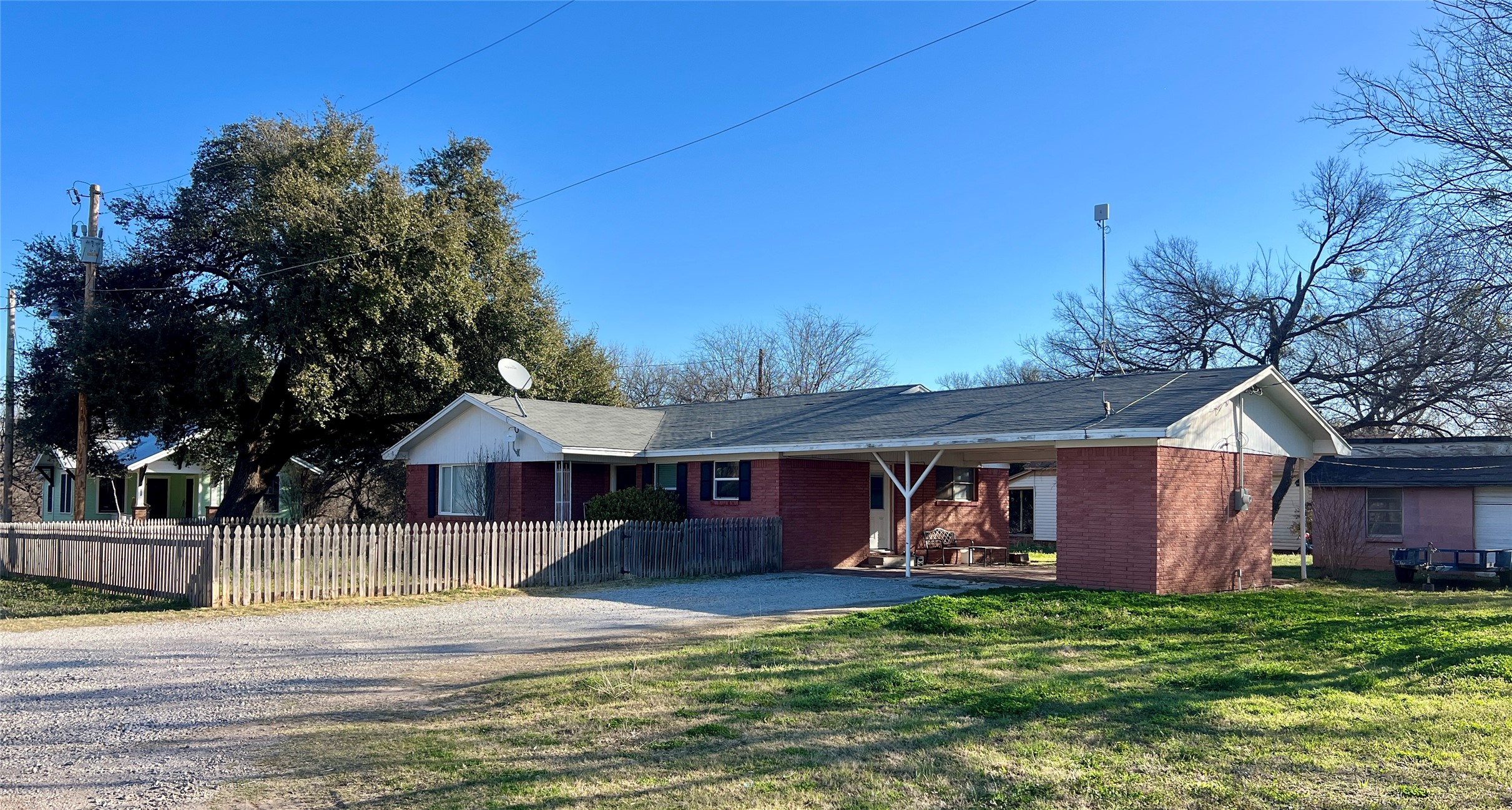 216 Woodlawn Avenue Strawn TX 76475