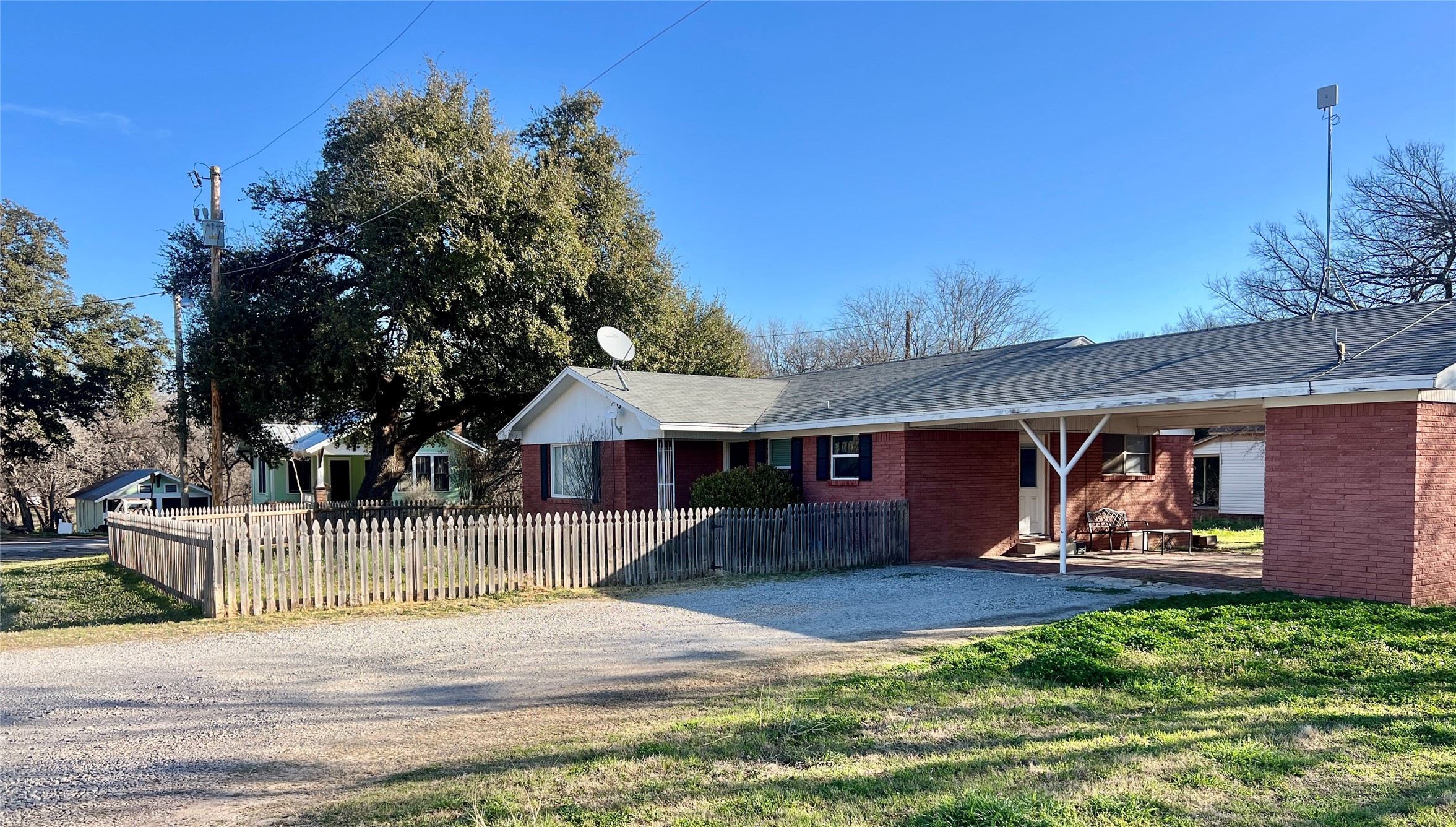216 Woodlawn Avenue Strawn TX 76475