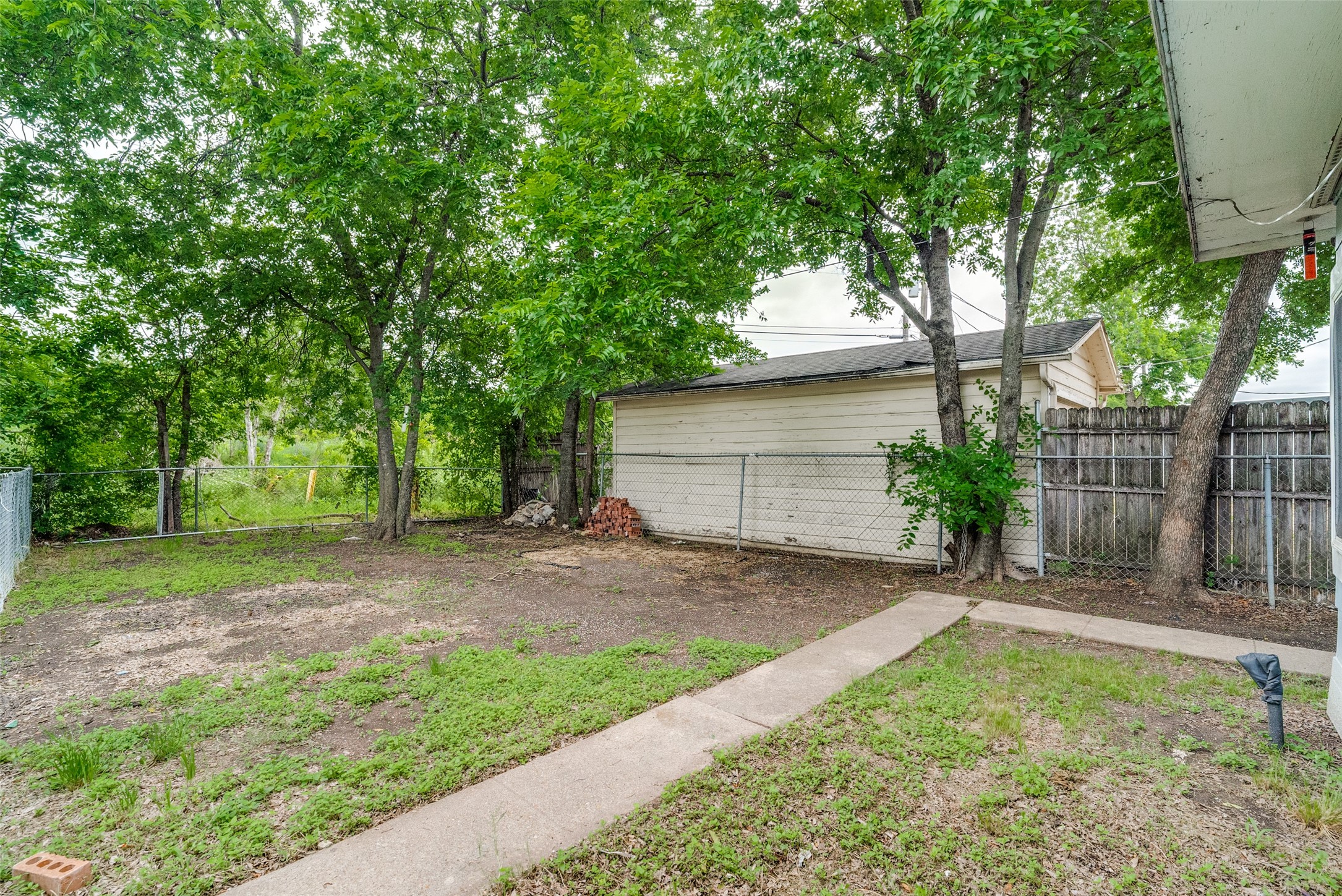 3301 Willing Avenue Fort Worth TX 76110