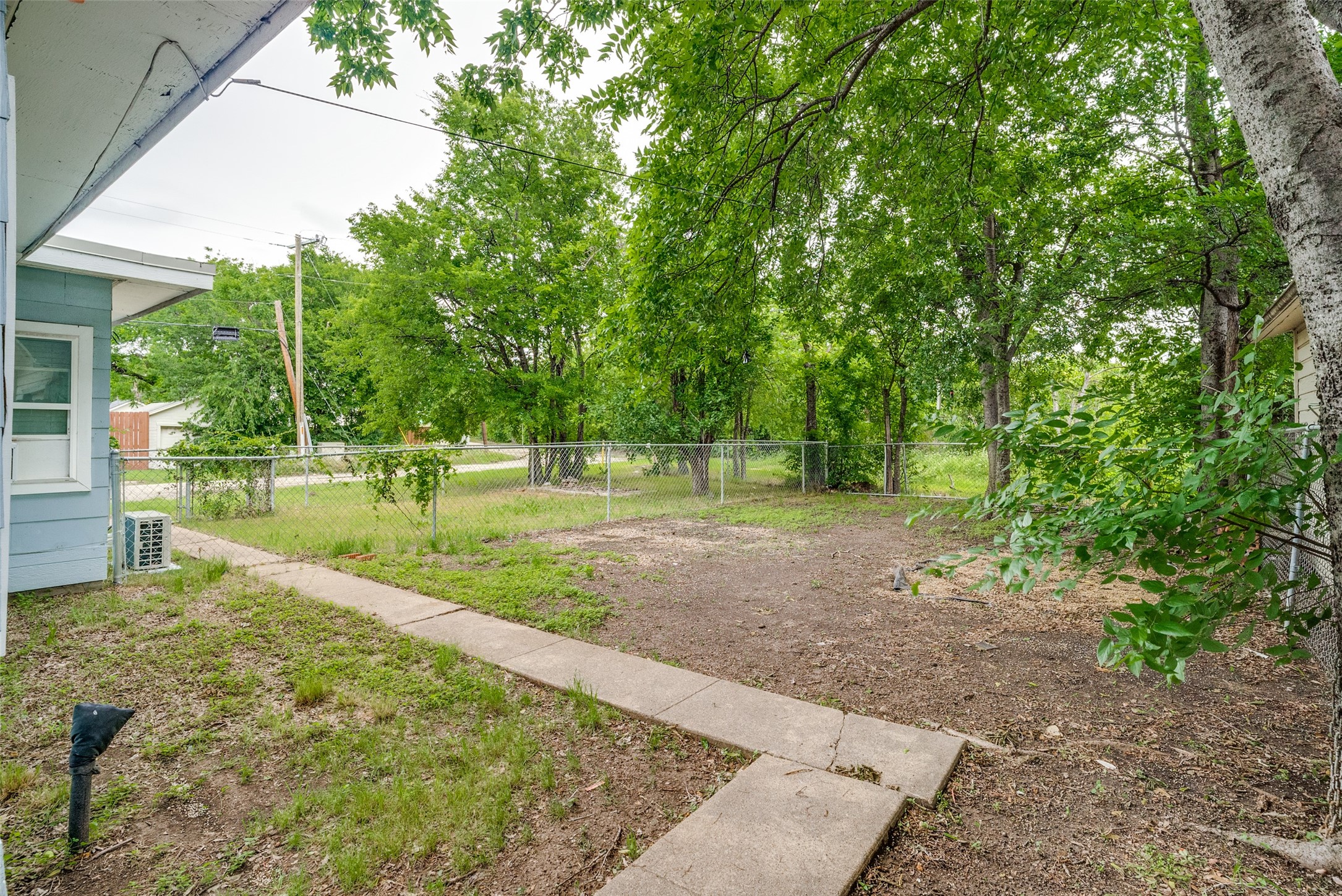 3301 Willing Avenue Fort Worth TX 76110