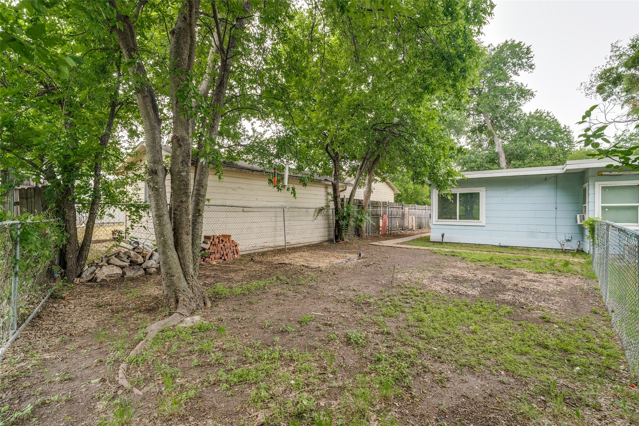 3301 Willing Avenue Fort Worth TX 76110
