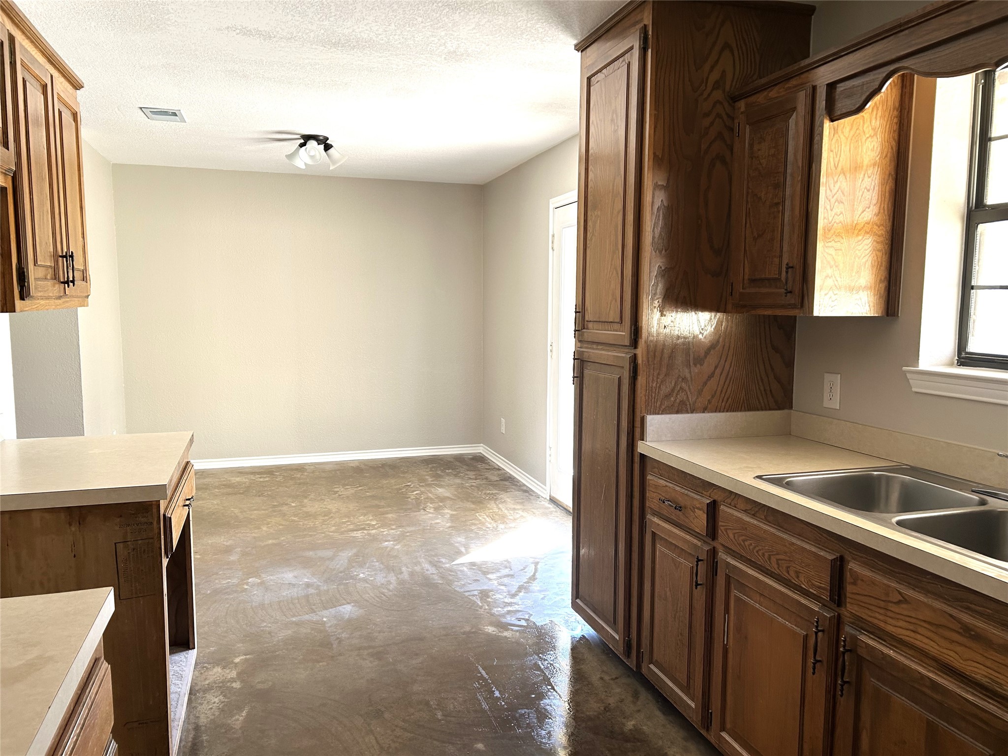 1104 Meadow Drive Athens TX 75751