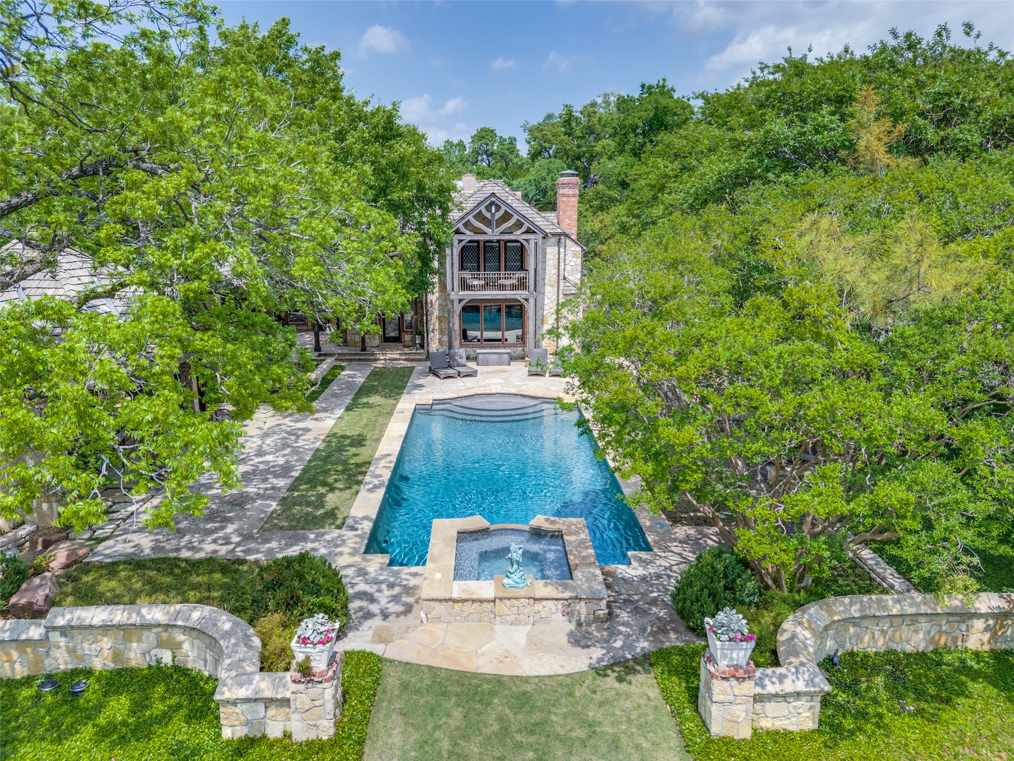 5106 Deloache Avenue Dallas TX 75220