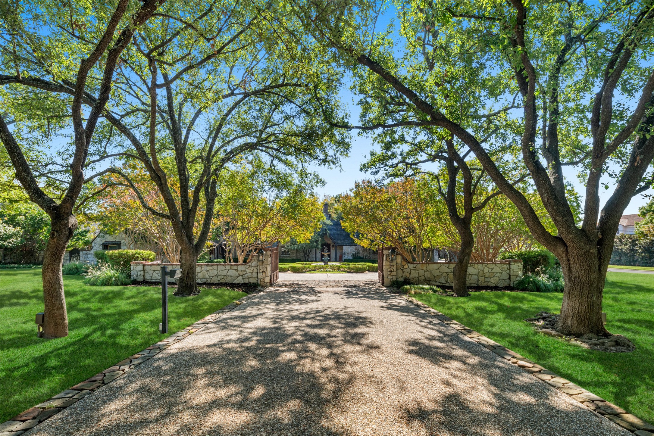 5106 Deloache Avenue Dallas TX 75220