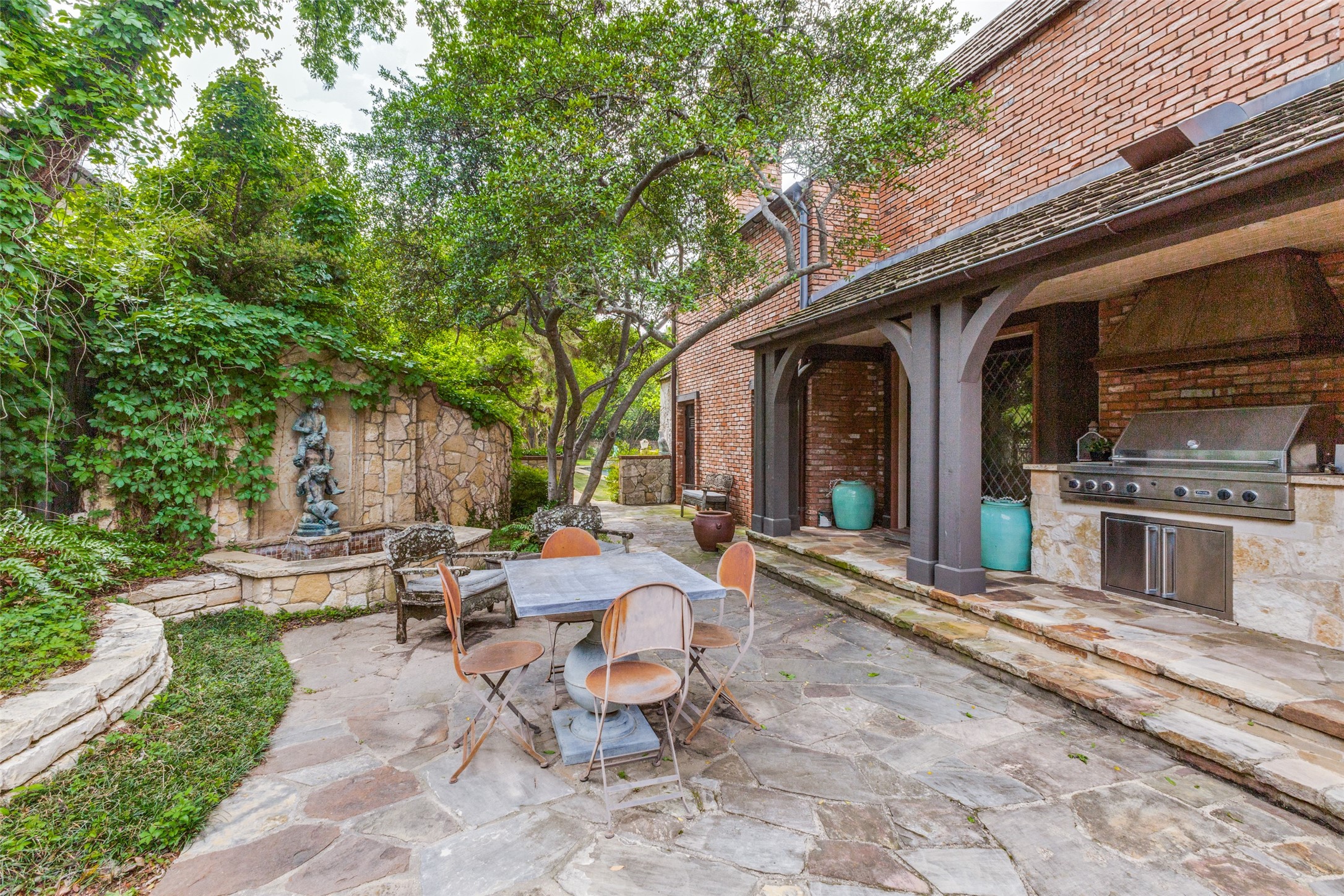 5106 Deloache Avenue Dallas TX 75220