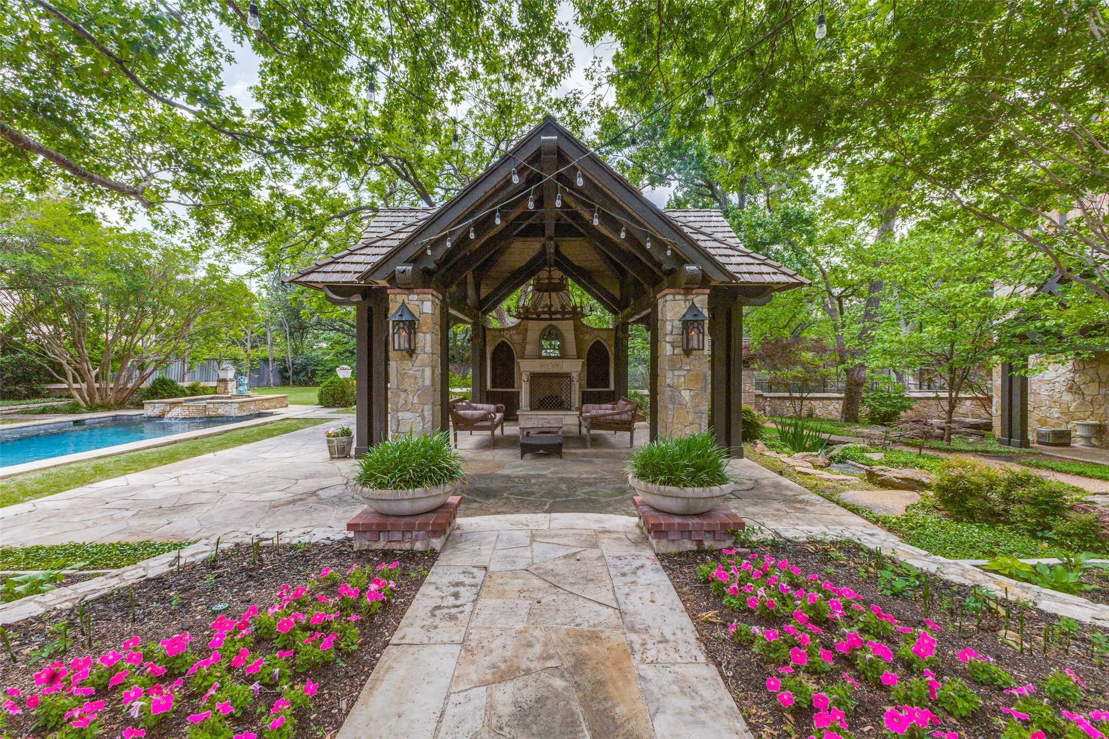 5106 Deloache Avenue Dallas TX 75220
