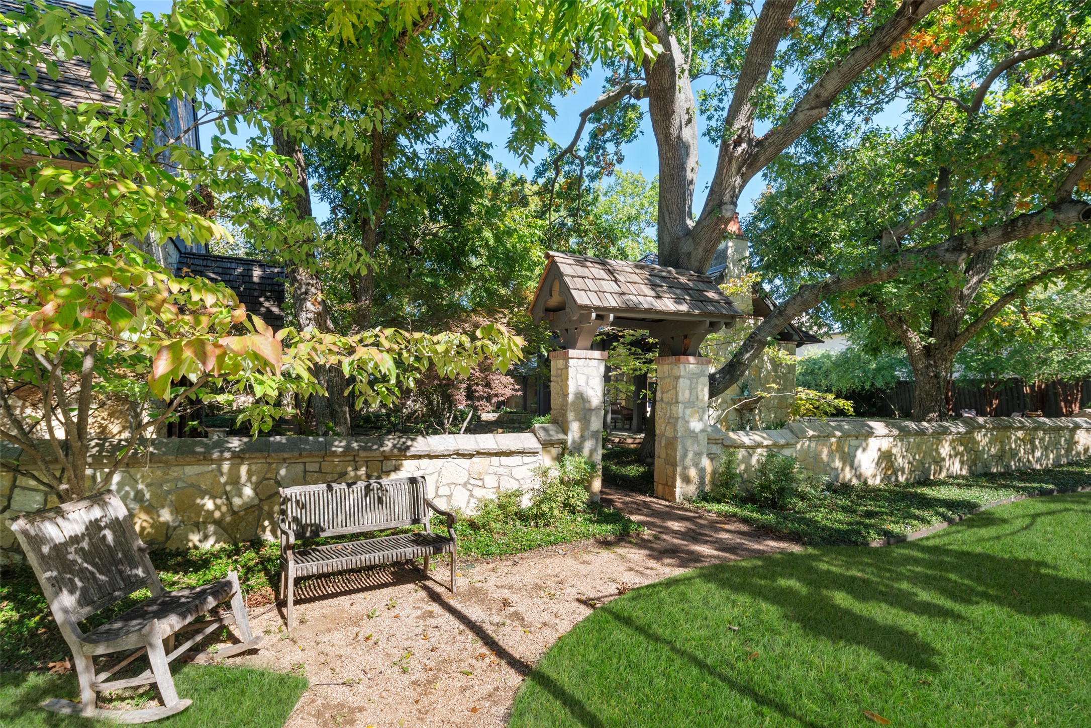 5106 Deloache Avenue Dallas TX 75220