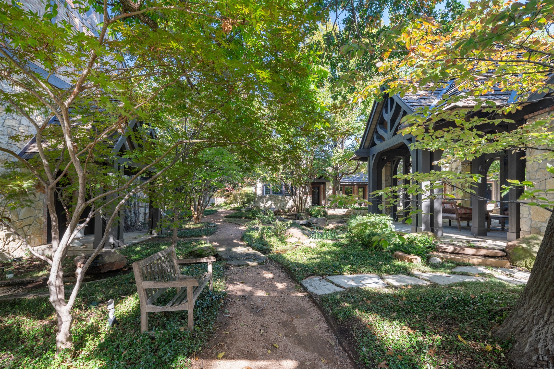 5106 Deloache Avenue Dallas TX 75220