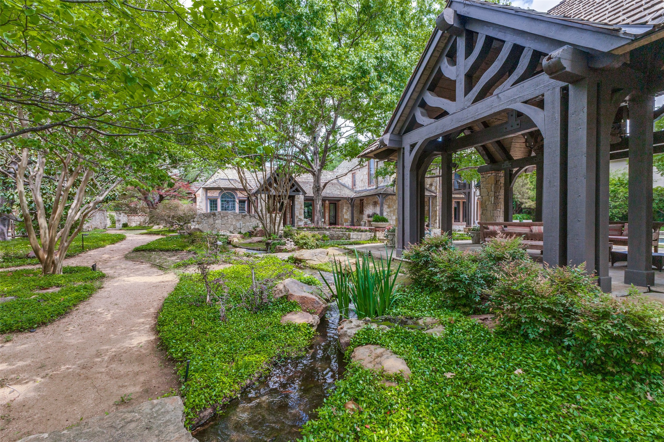 5106 Deloache Avenue Dallas TX 75220