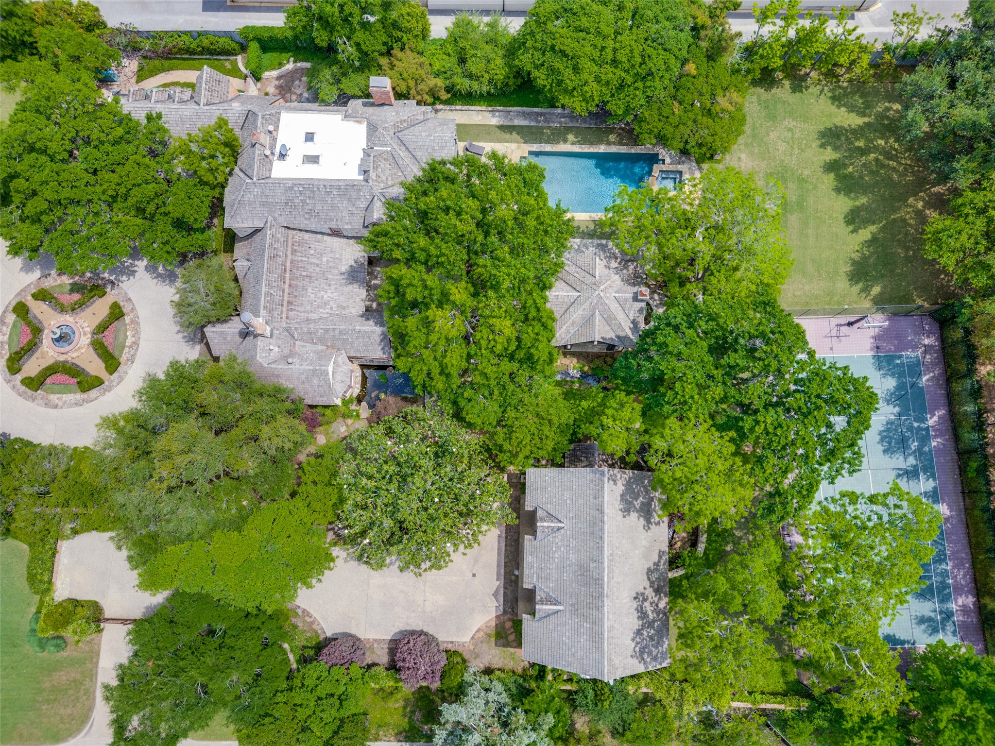 5106 Deloache Avenue Dallas TX 75220