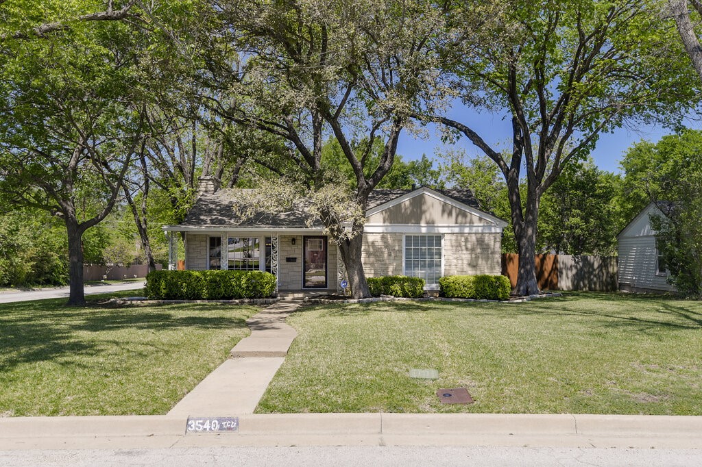 3540 W Biddison Street Fort Worth TX 76109