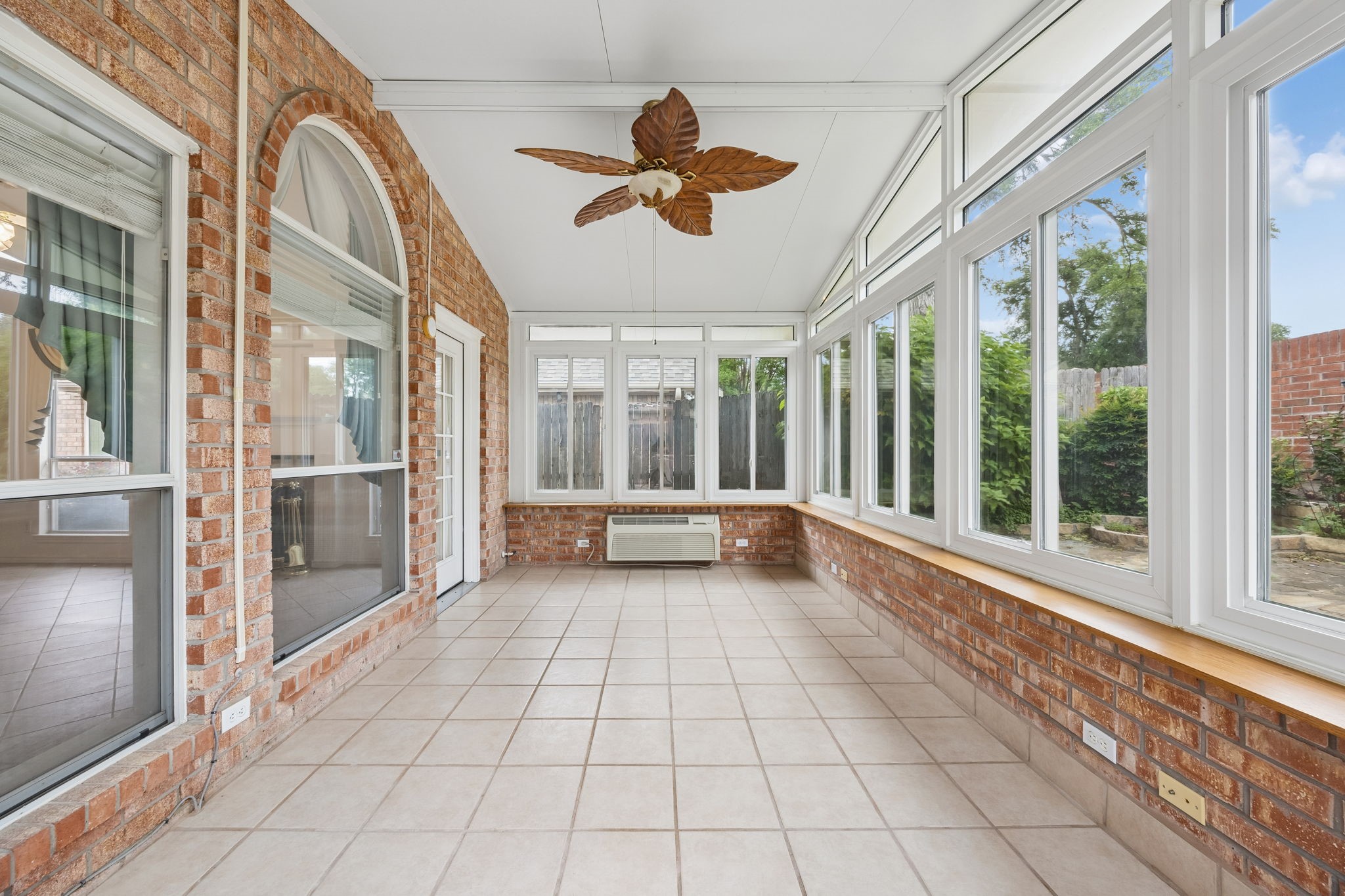 2232 Wembley Wood Lane Bedford TX 76022