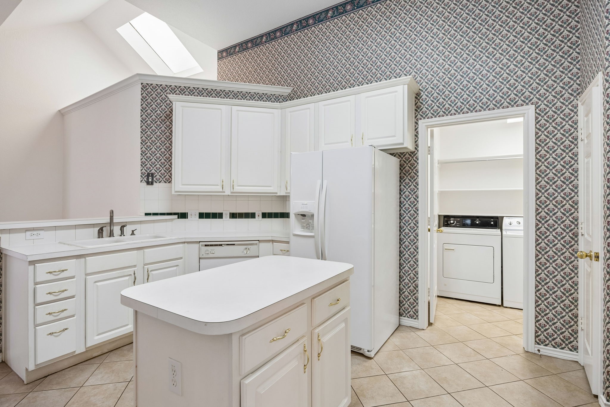 2232 Wembley Wood Lane Bedford TX 76022