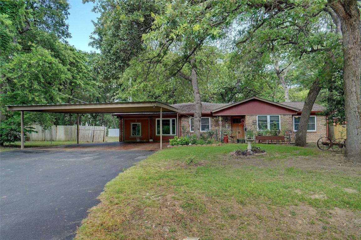 13919 Briarwood Road Azle TX 76020