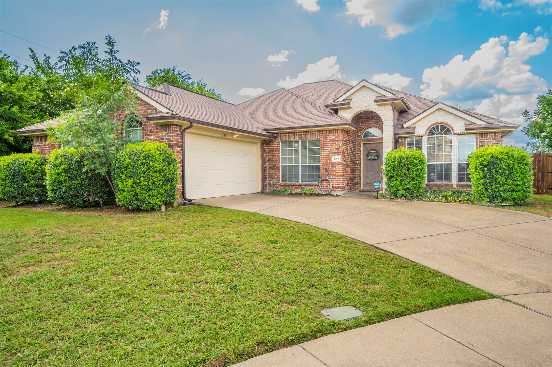 209 Rosewood Court Red Oak TX 75154
