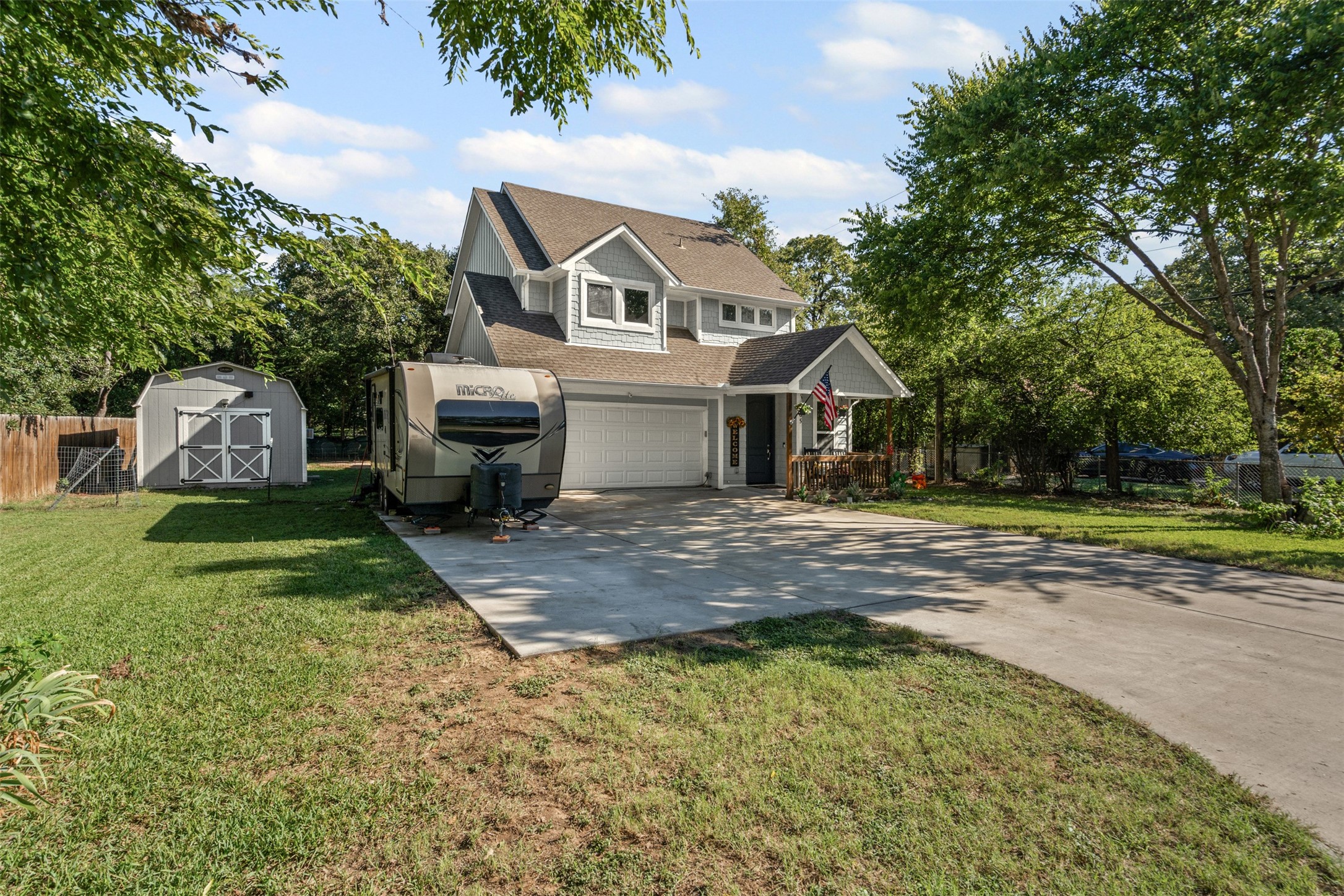 905 Poe Street Azle TX 76020