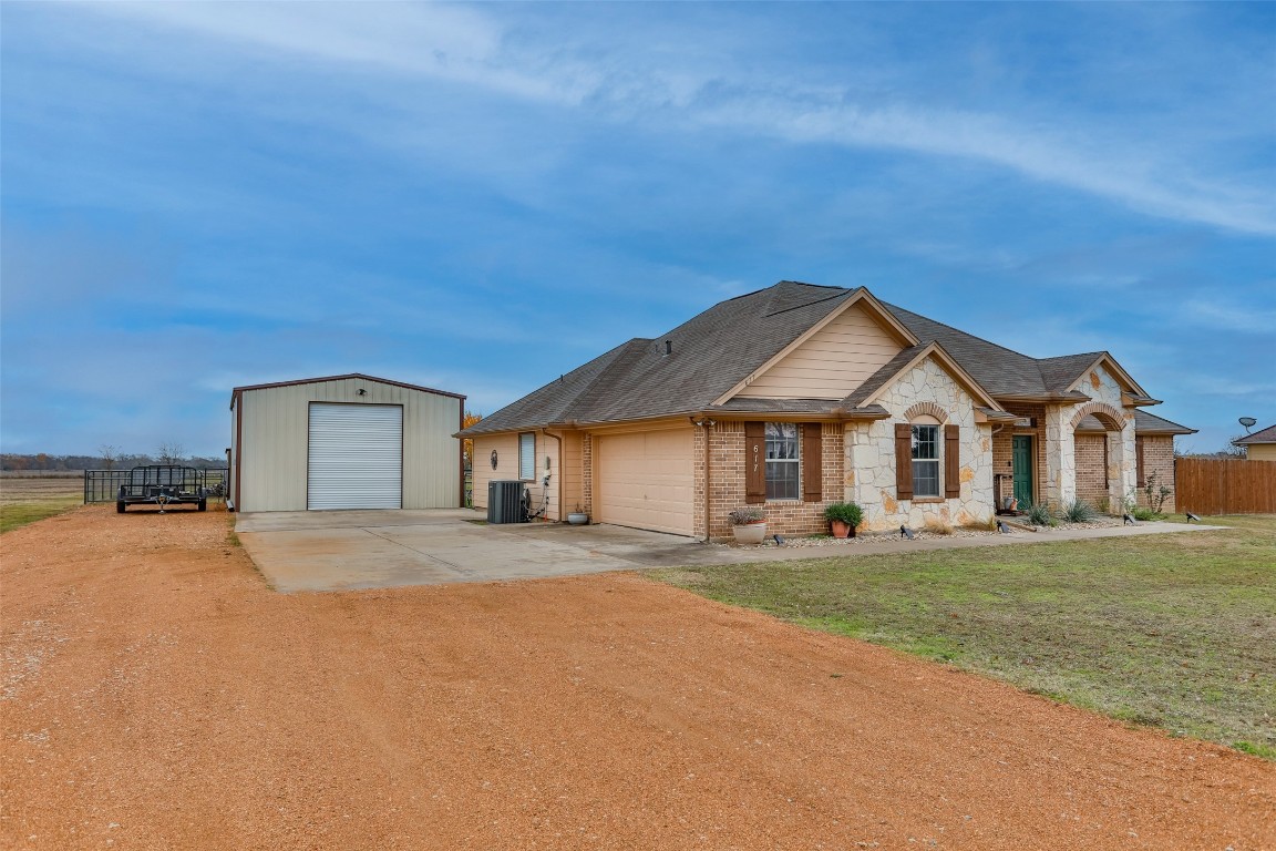 617 Mohawk Drive Tioga TX 76271