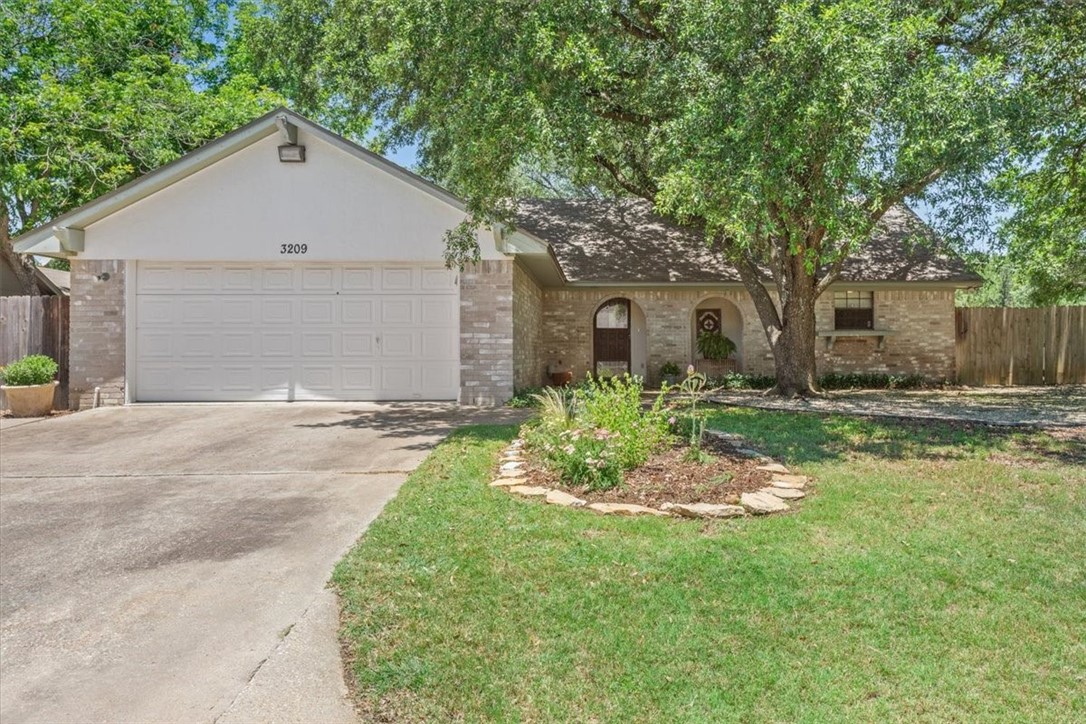 3209 Pioneer Circle Woodway TX 76712