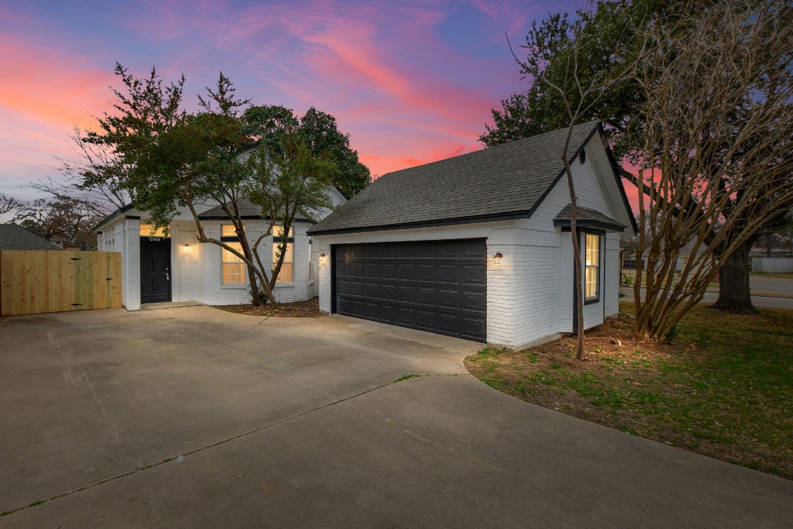2404 Park Crest Court Irving TX 75060