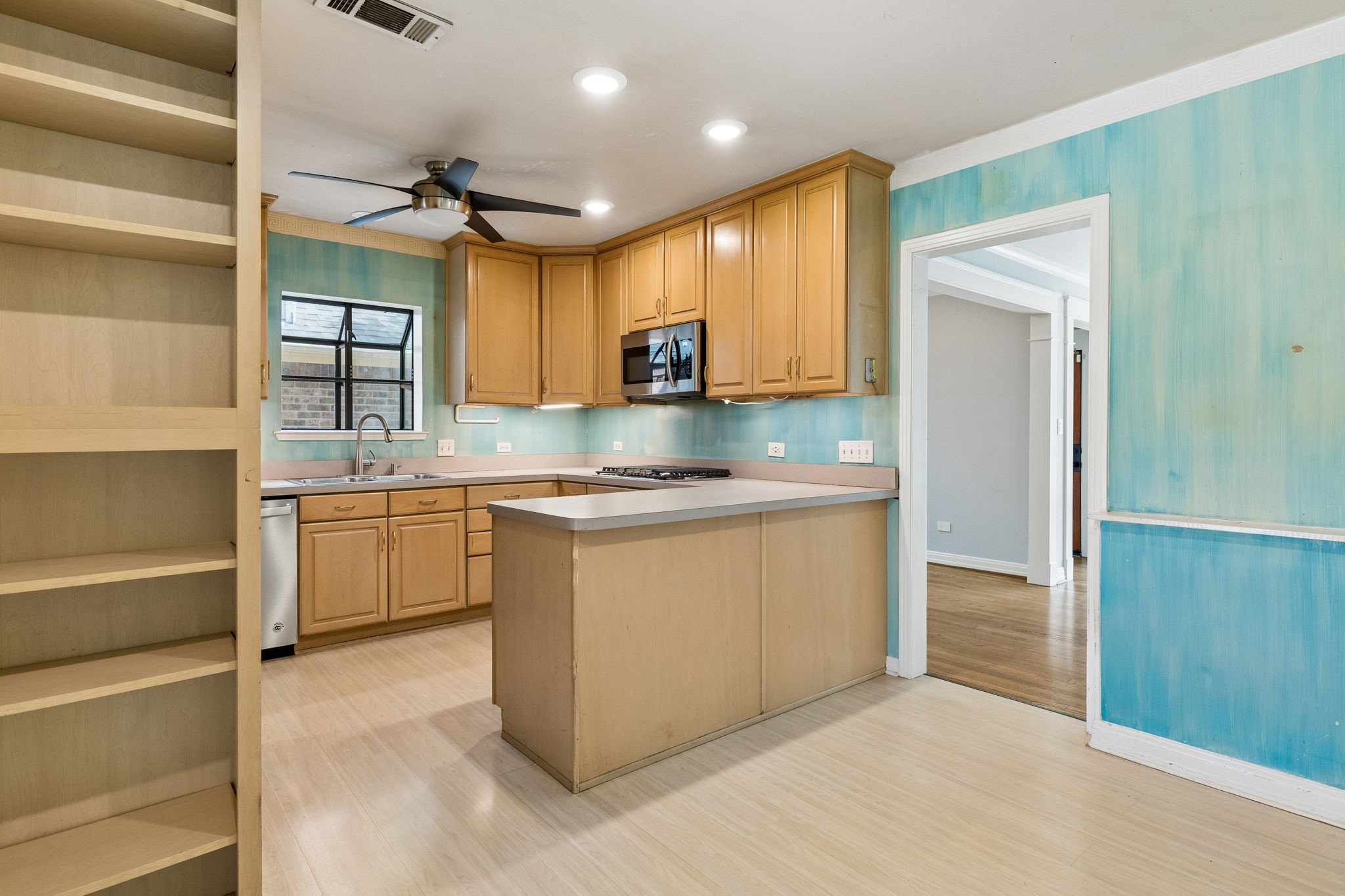 8015 Eagle Trail Dallas TX 75238