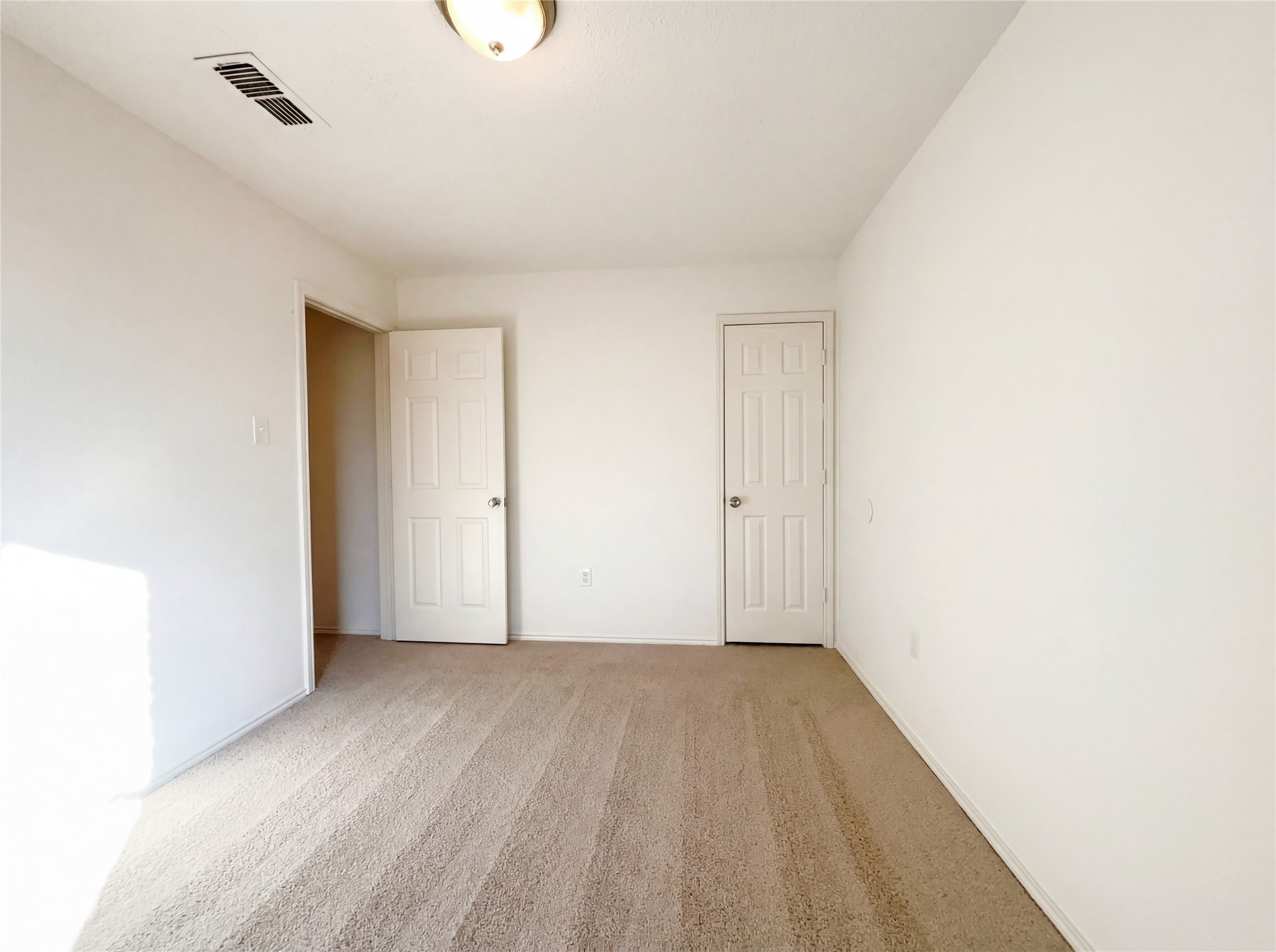 709 Sandy Trail Fort Worth TX 76120