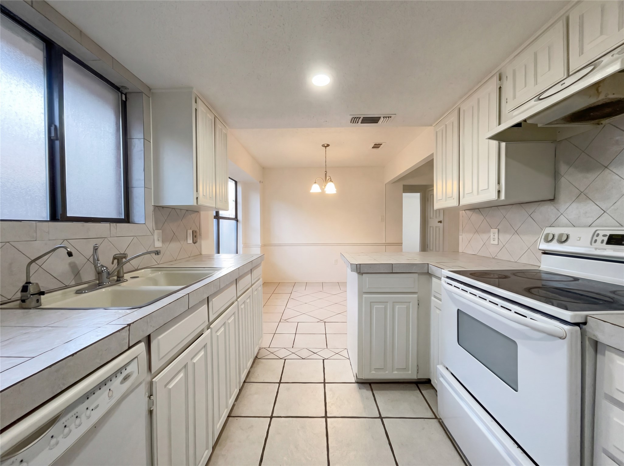 709 Sandy Trail Fort Worth TX 76120