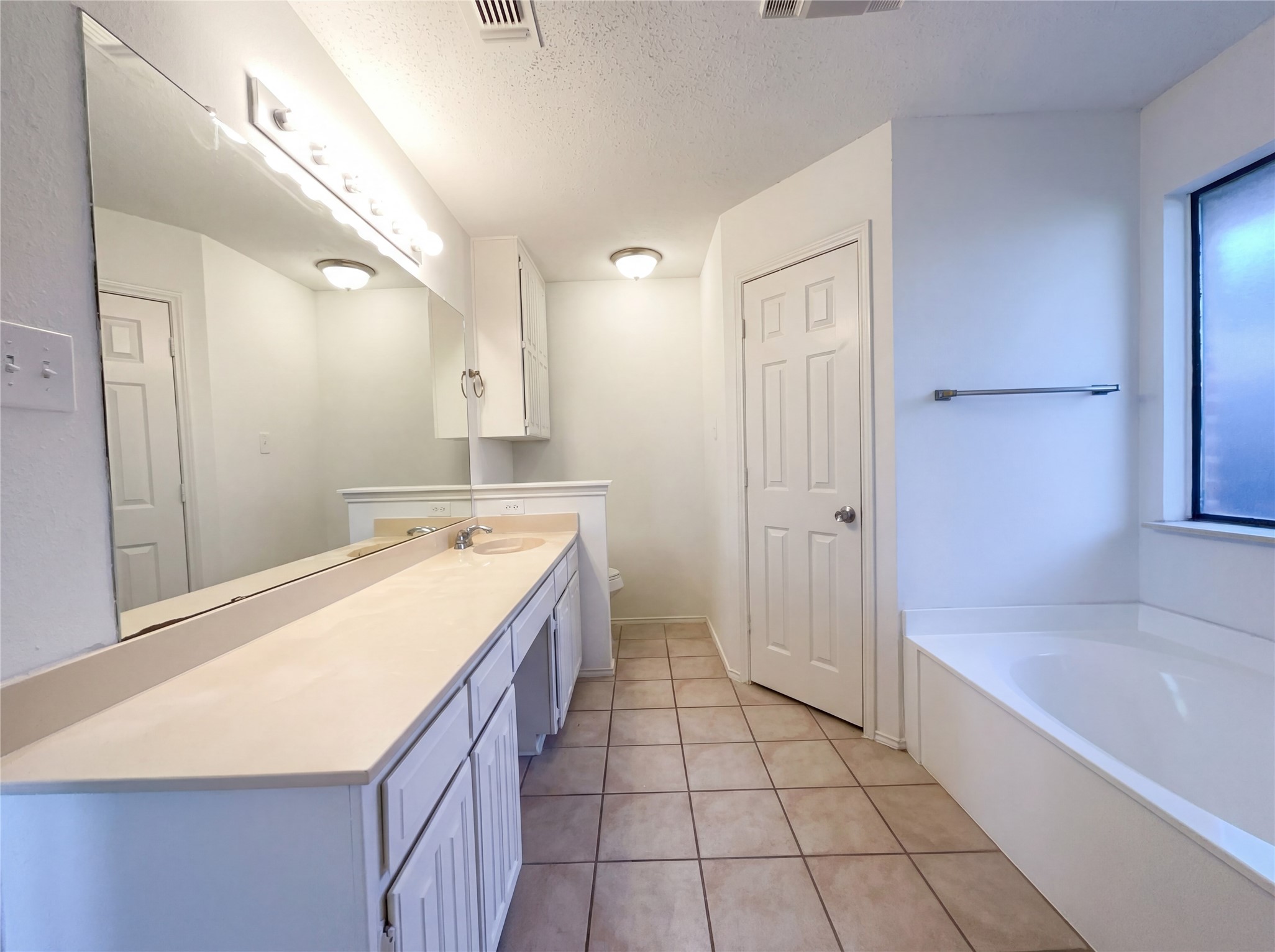 709 Sandy Trail Fort Worth TX 76120