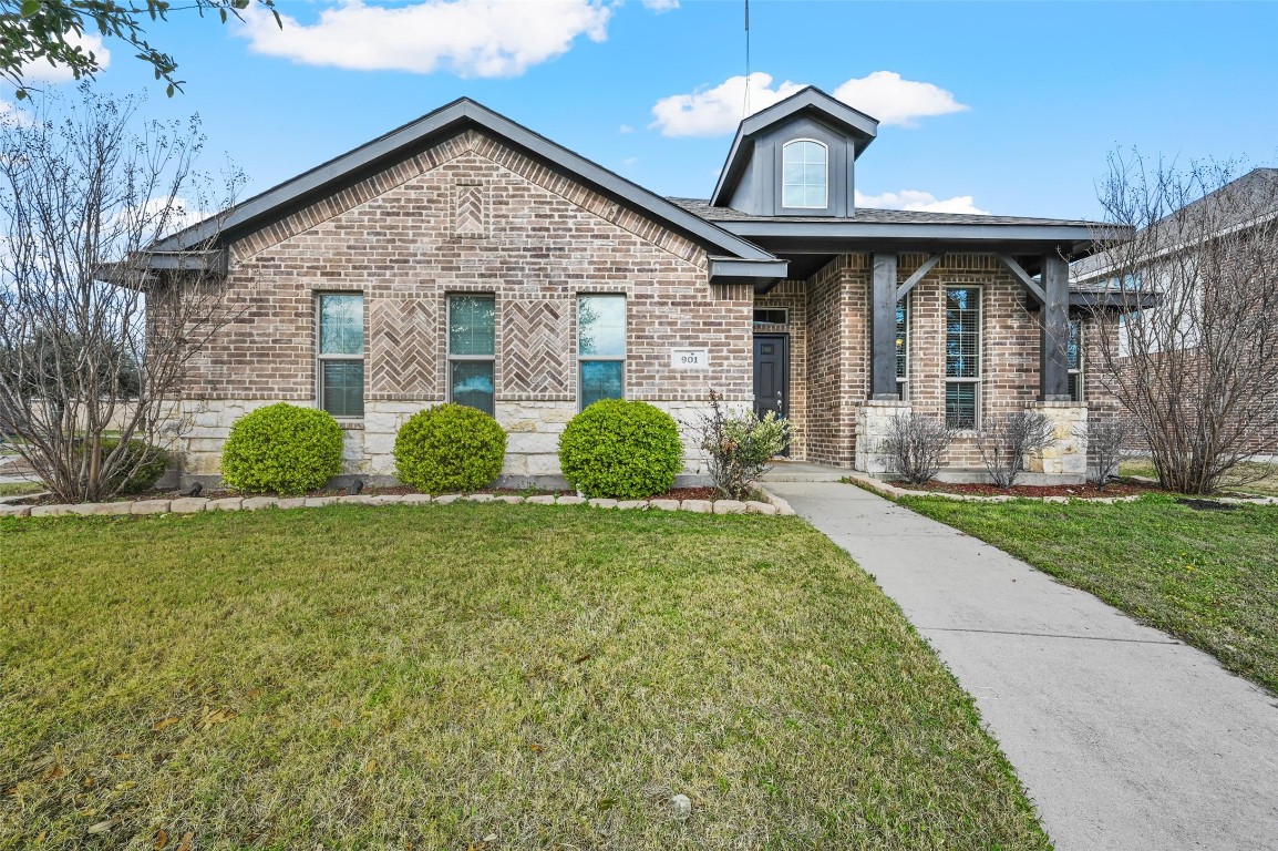 901 Blue Quail Run Glenn Heights TX 75154