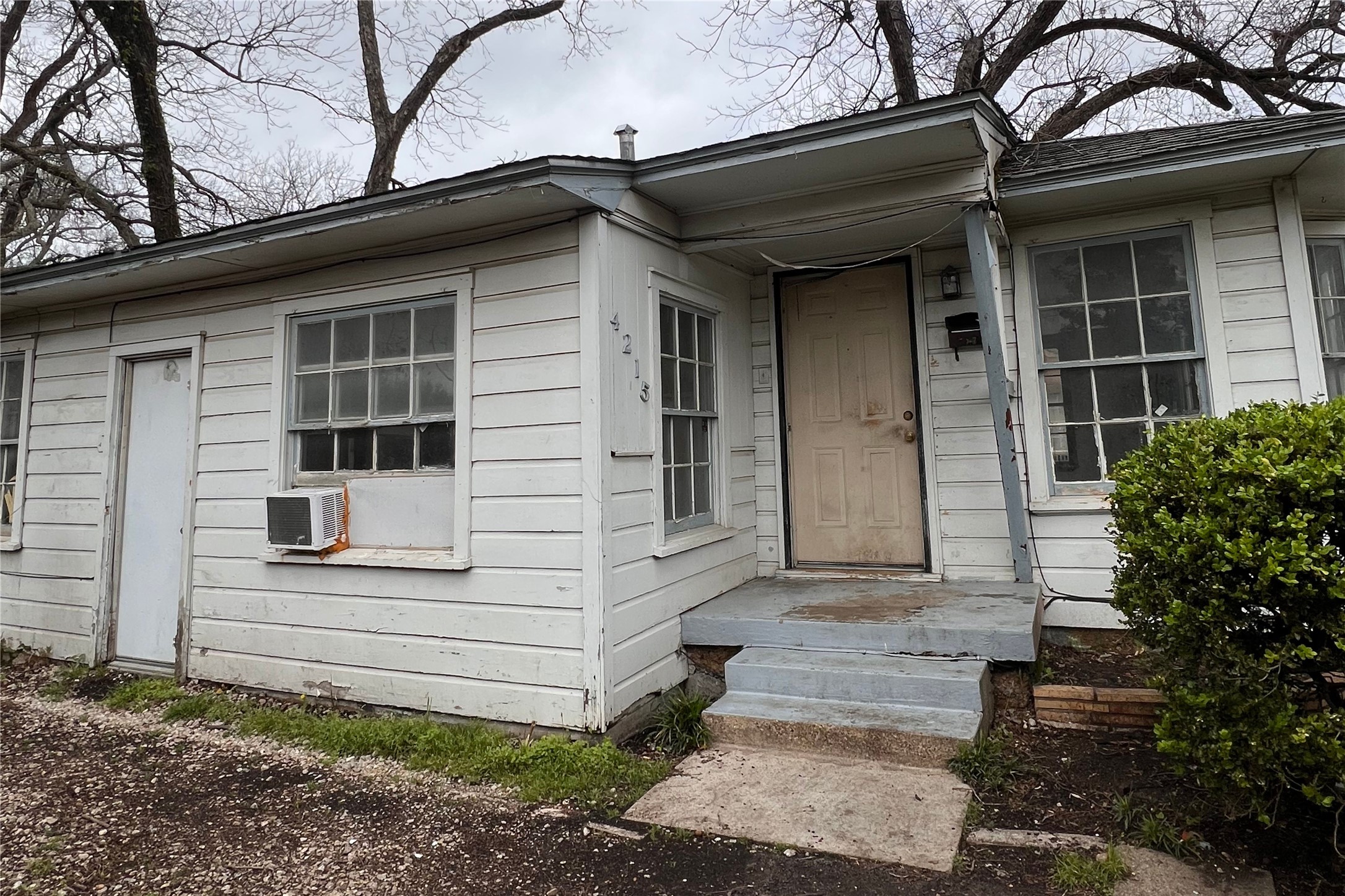 4215 Lawnview Avenue Dallas TX 75227